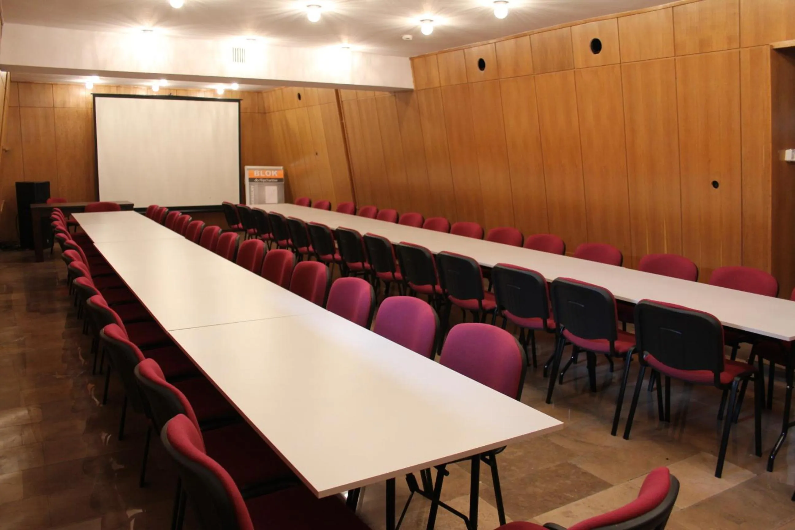 Business facilities in Sadyba SPA