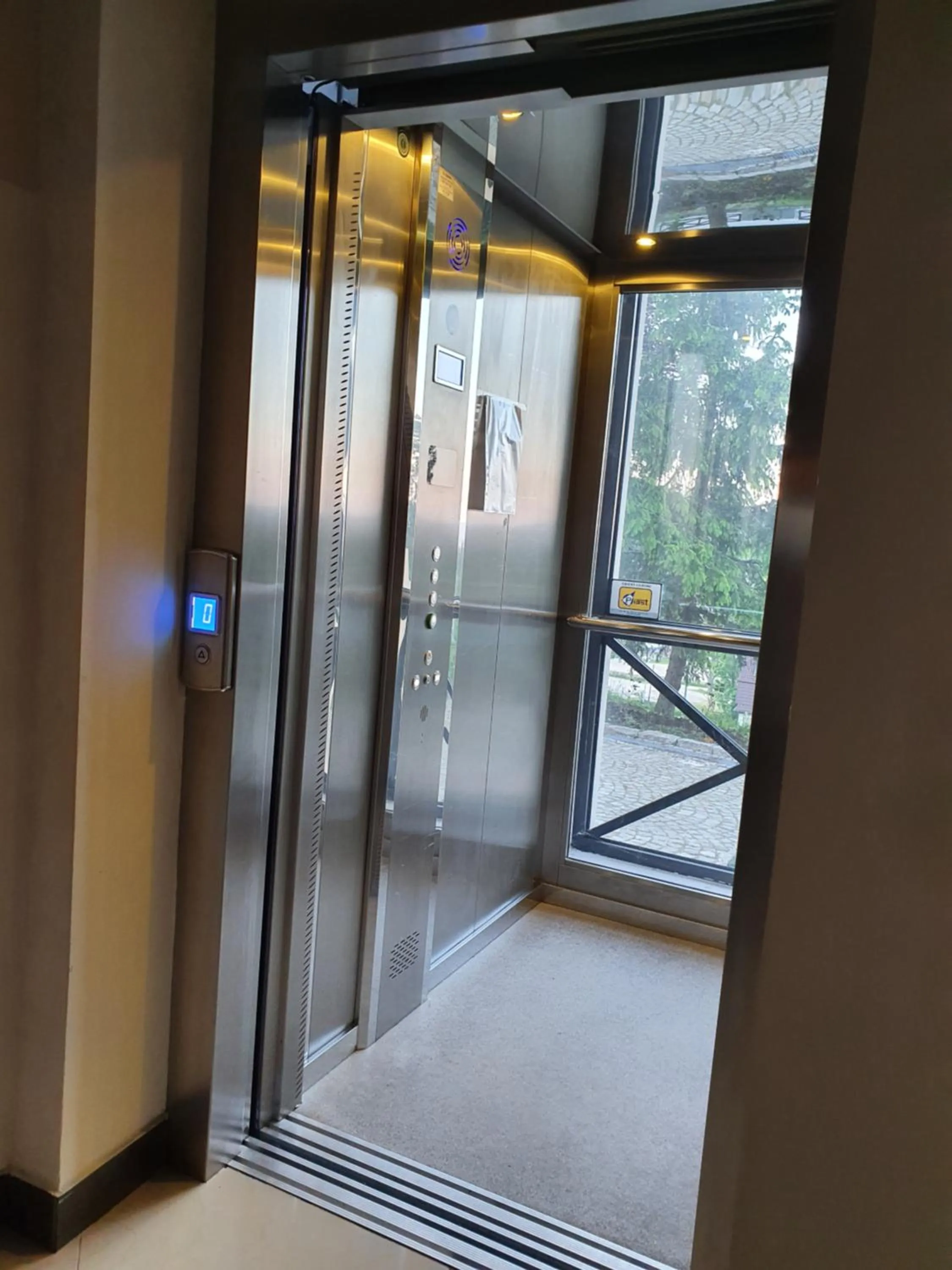 elevator in Sadyba SPA