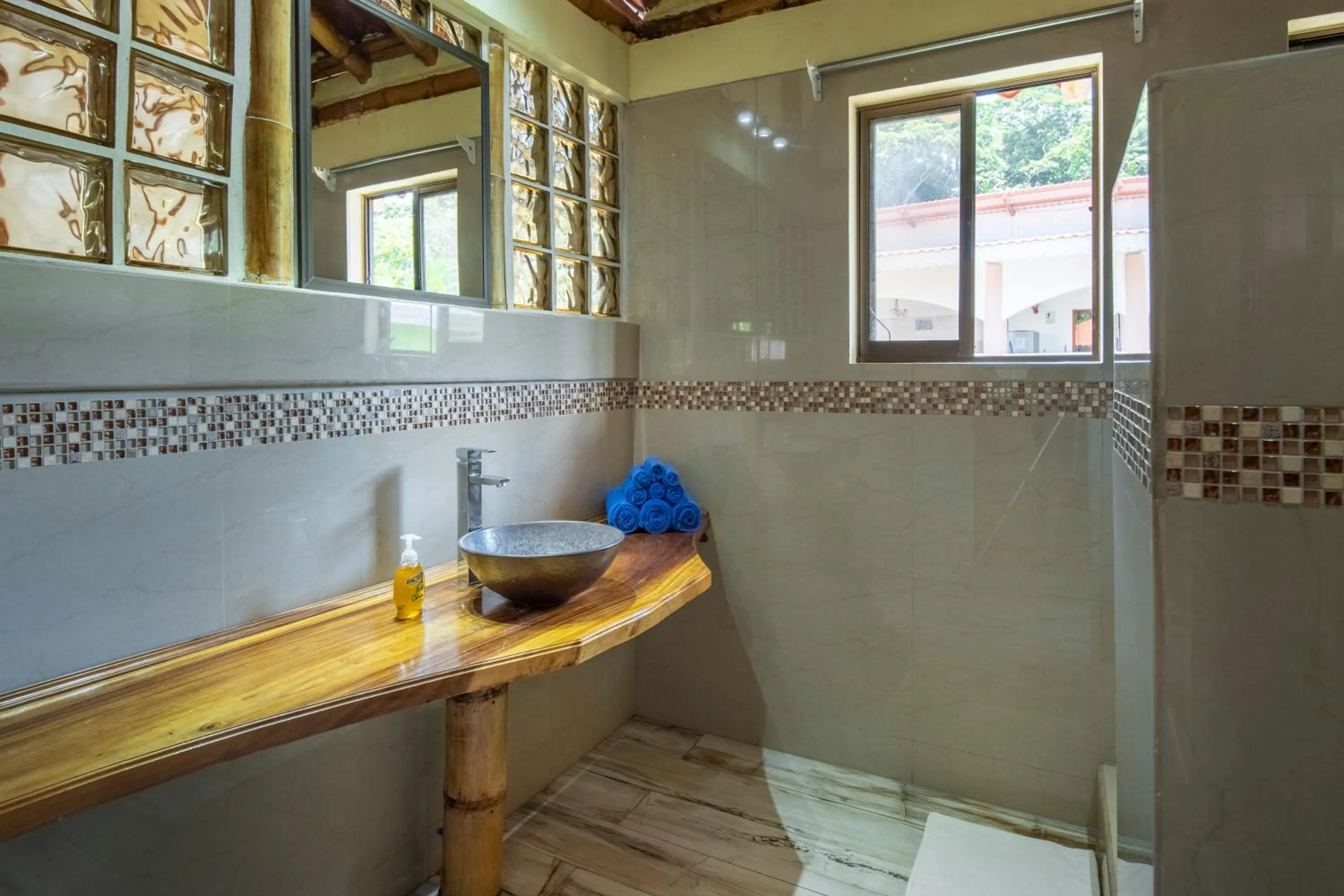 Bathroom in Pangea Lodge with Shared Pool at the Heart of Manzanillo