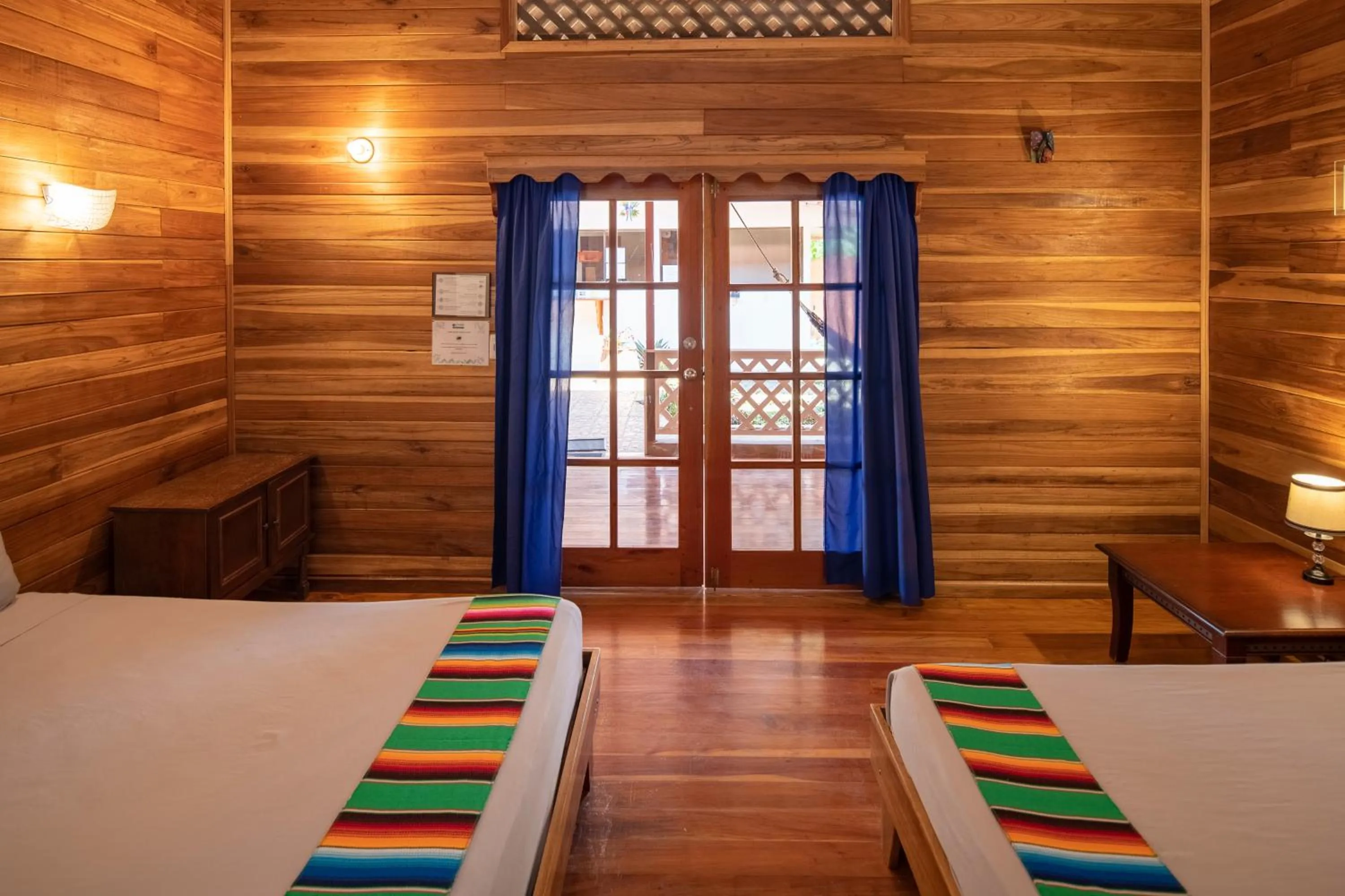 Bed in Pangea Lodge with Shared Pool at the Heart of Manzanillo