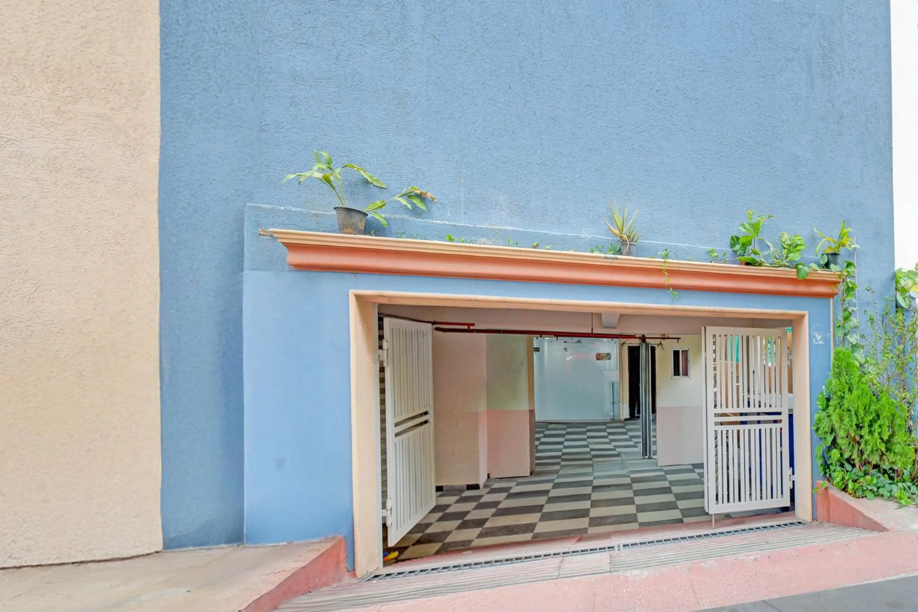 Facade/entrance in Super Hotel O Kondapur Hyderabad Formerly Dunes Inn