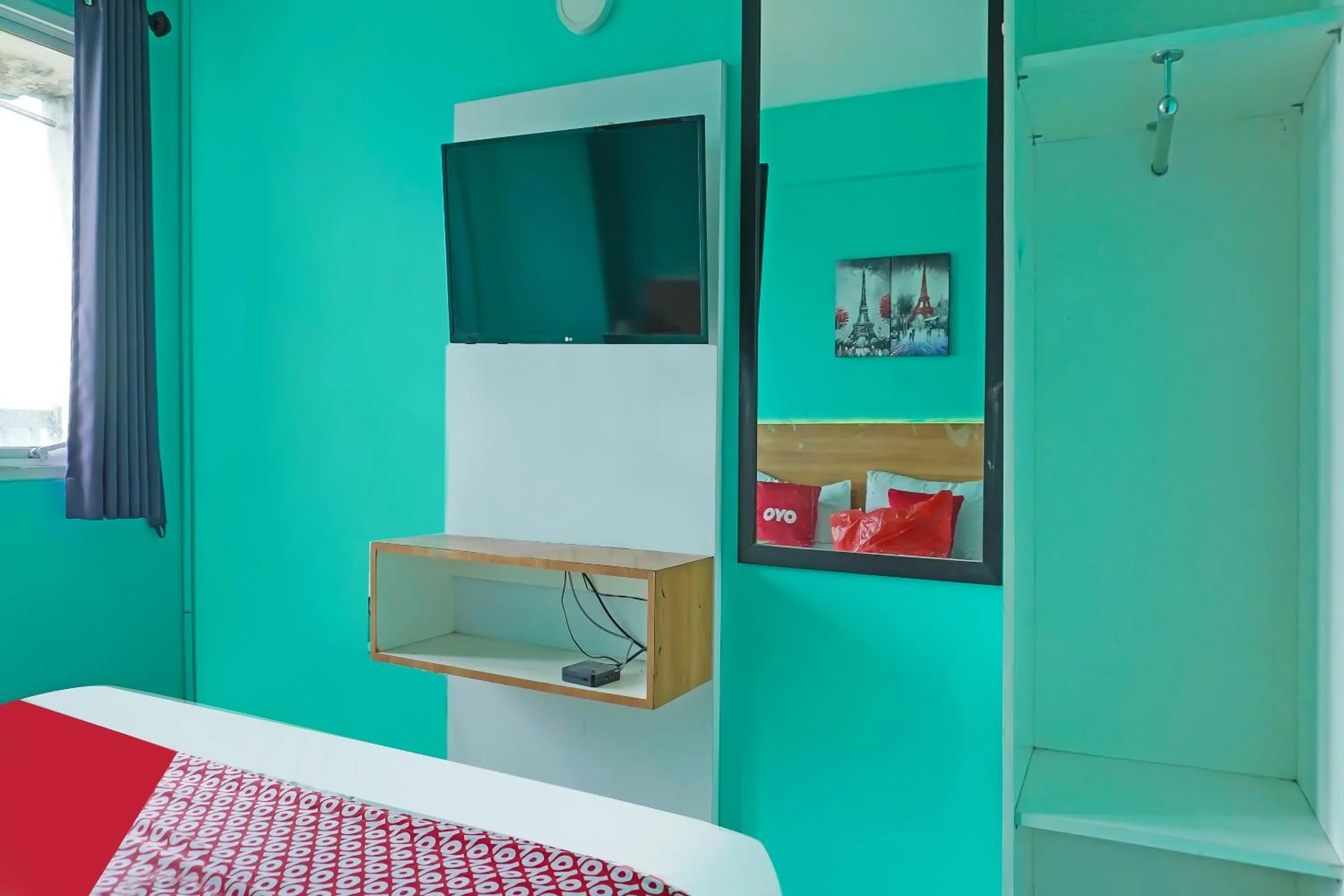 Bedroom in Hotel O Gkitroom