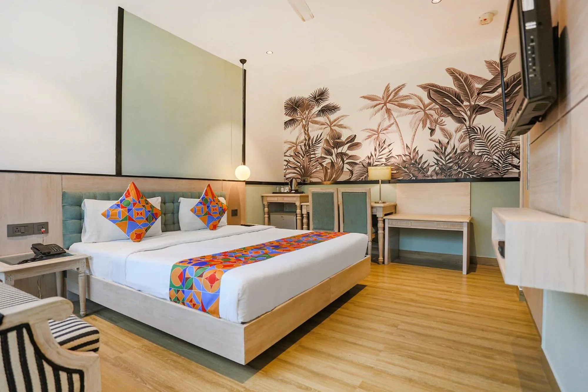 Bedroom, Bed in Via Heaven In