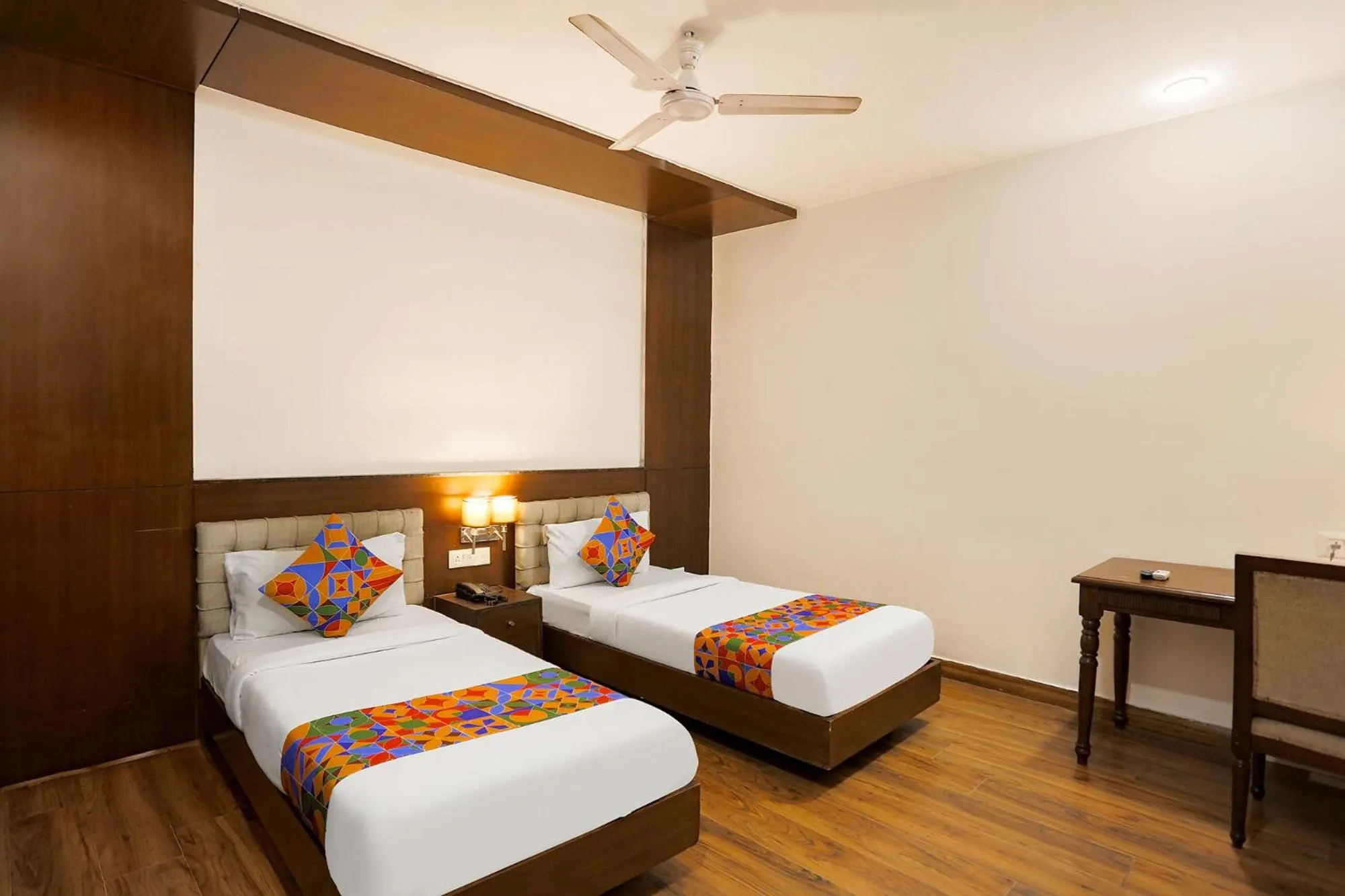 Bedroom, Bed in Via Heaven In