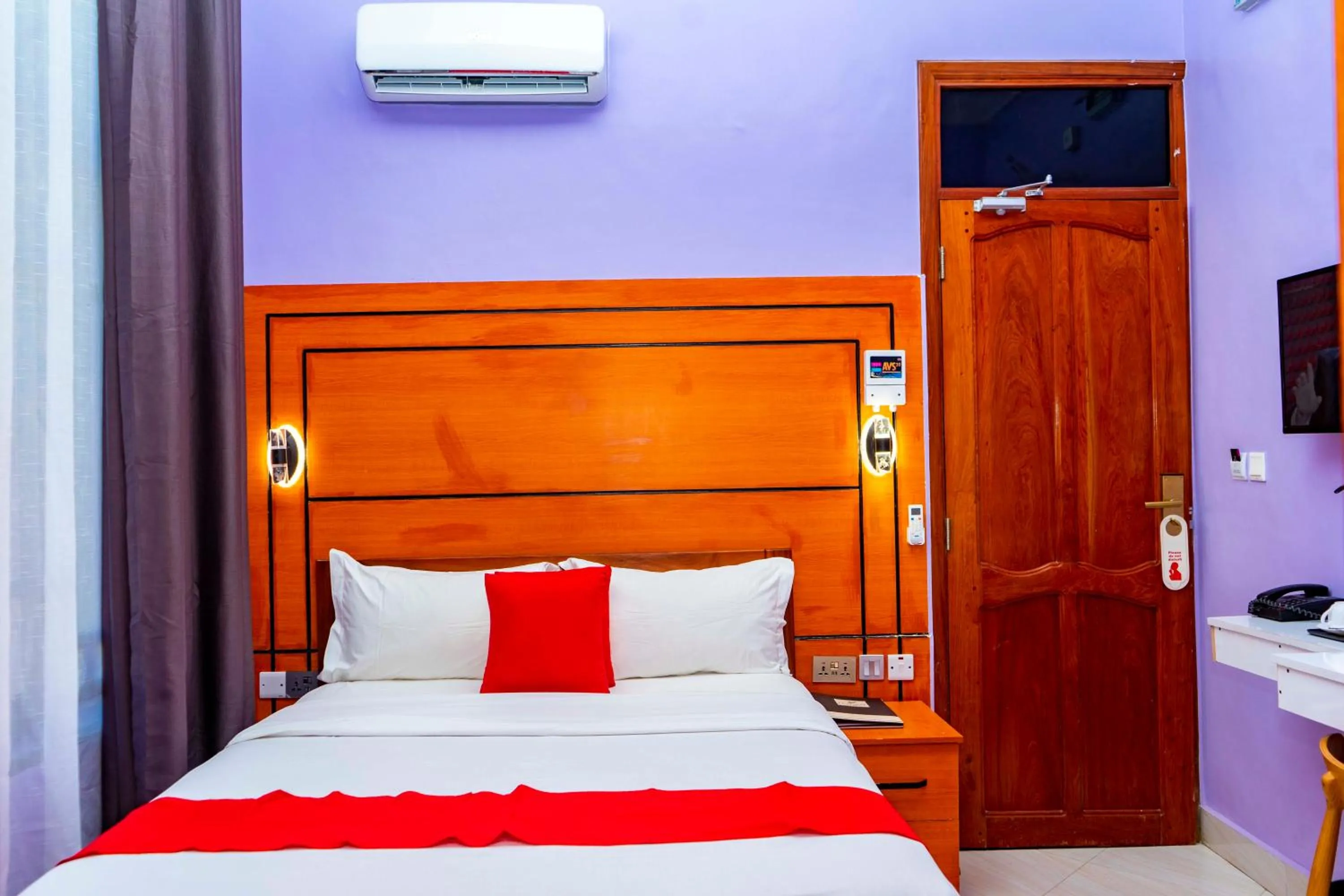 Bed in La Stanar Hotel