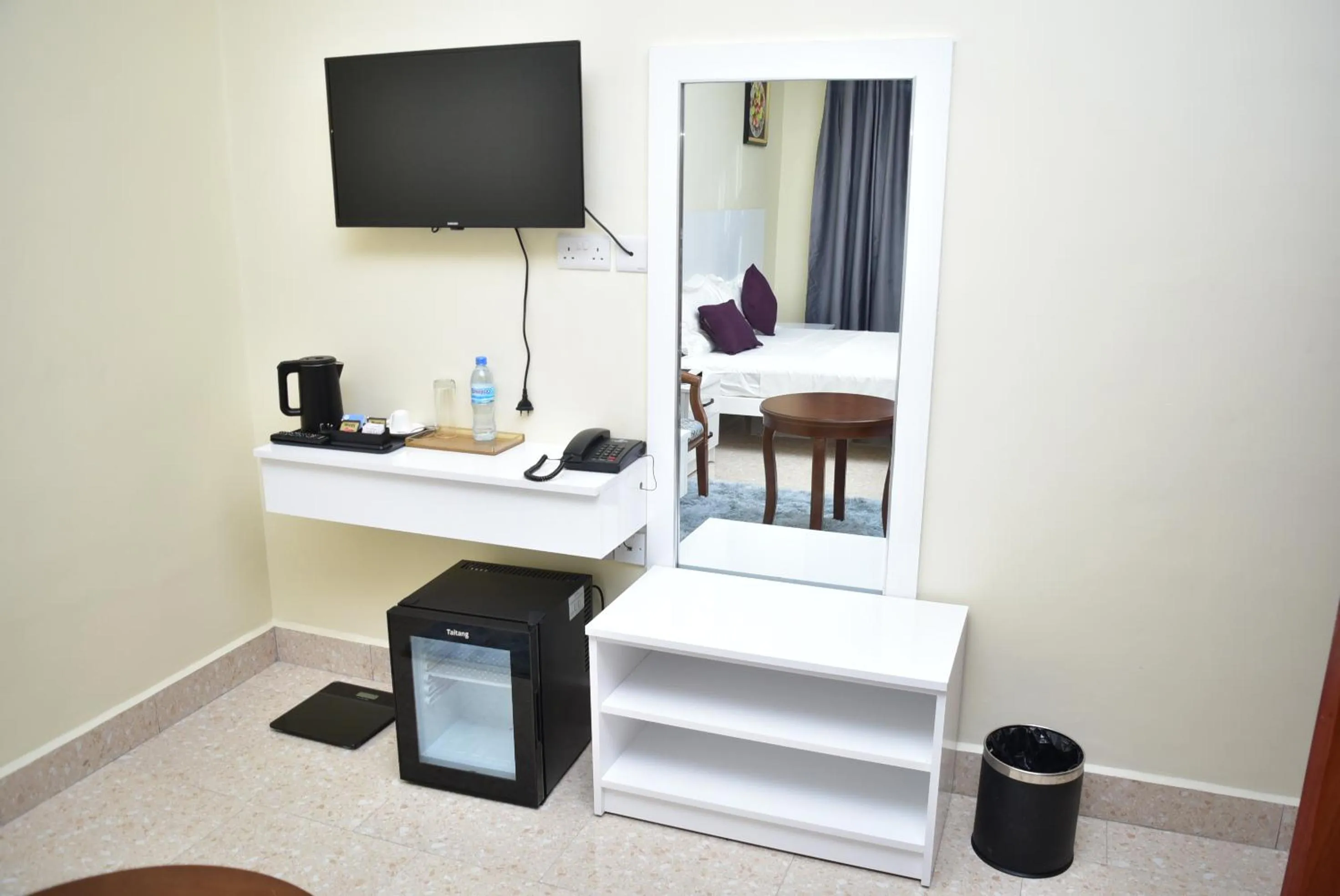 TV and multimedia in La Stanar Hotel