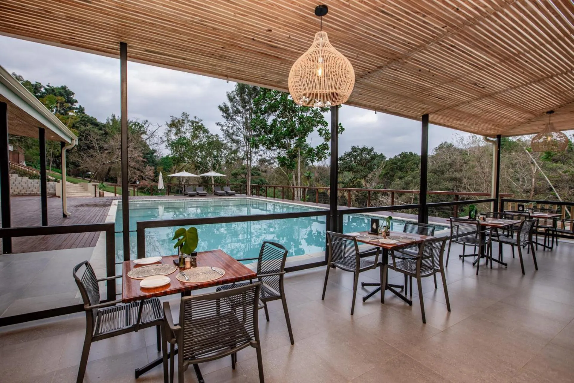 Bushbaby Valley Lodge