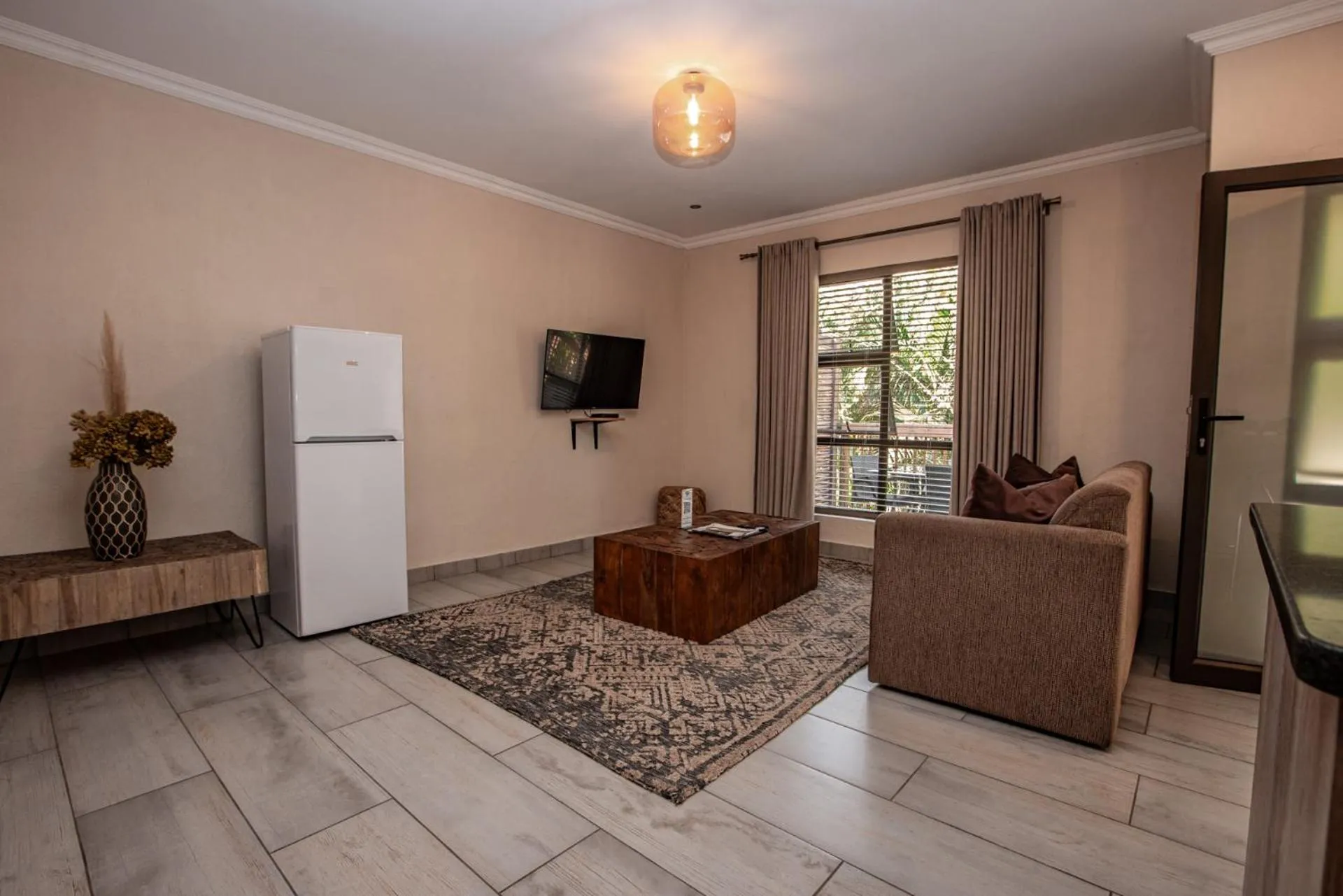 Bushbaby Valley Lodge