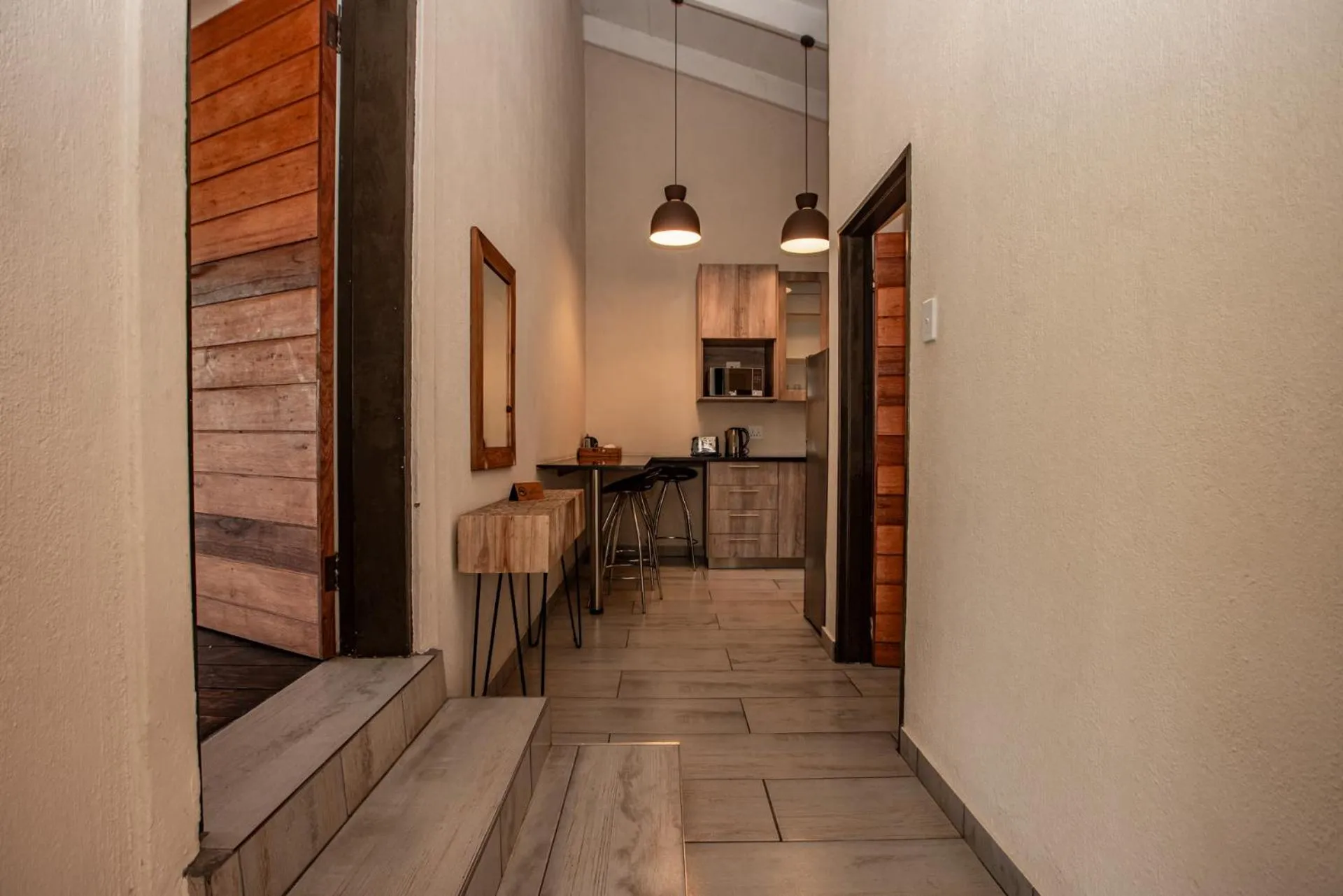 Bushbaby Valley Lodge