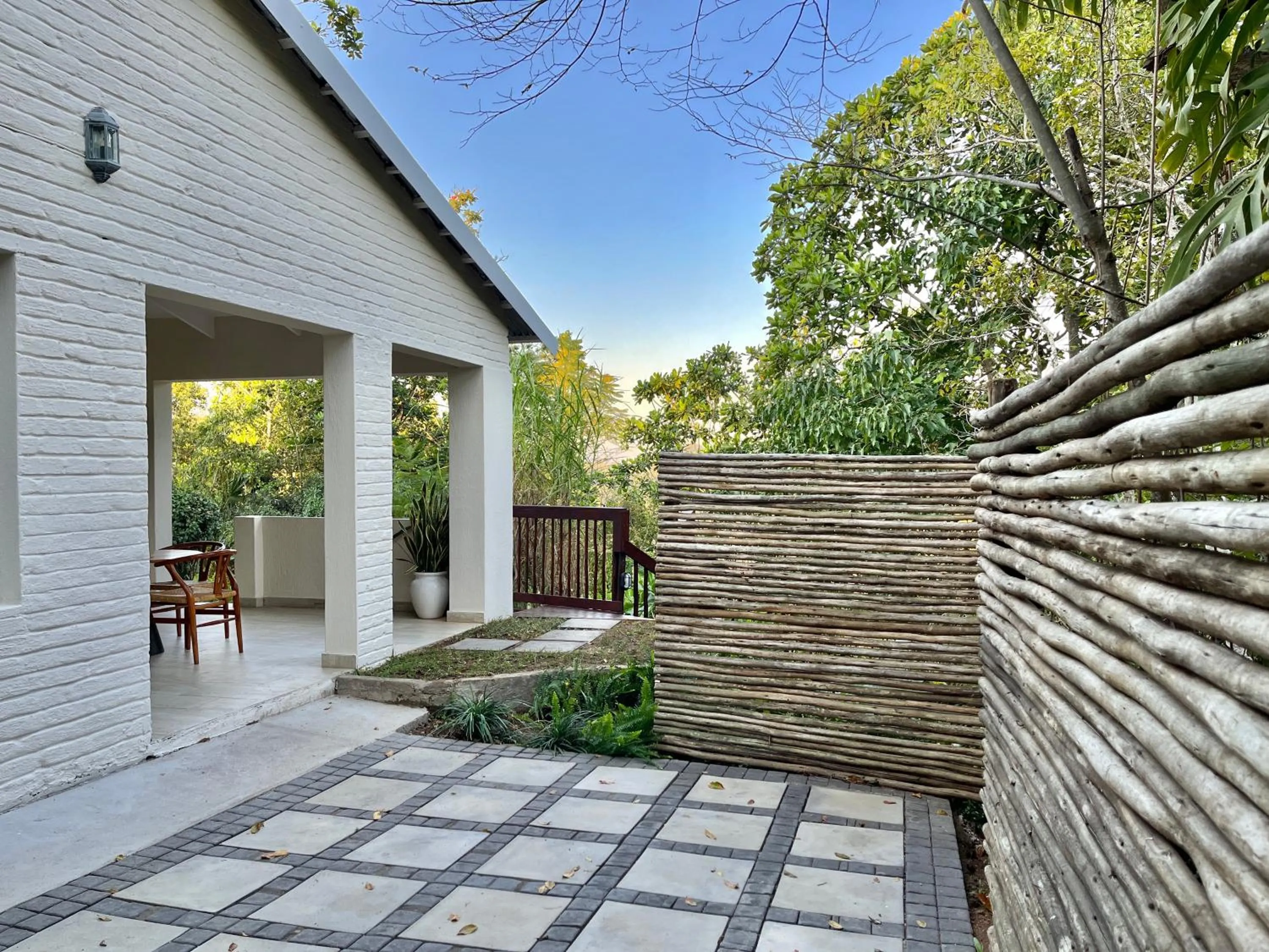 Bushbaby Valley Lodge