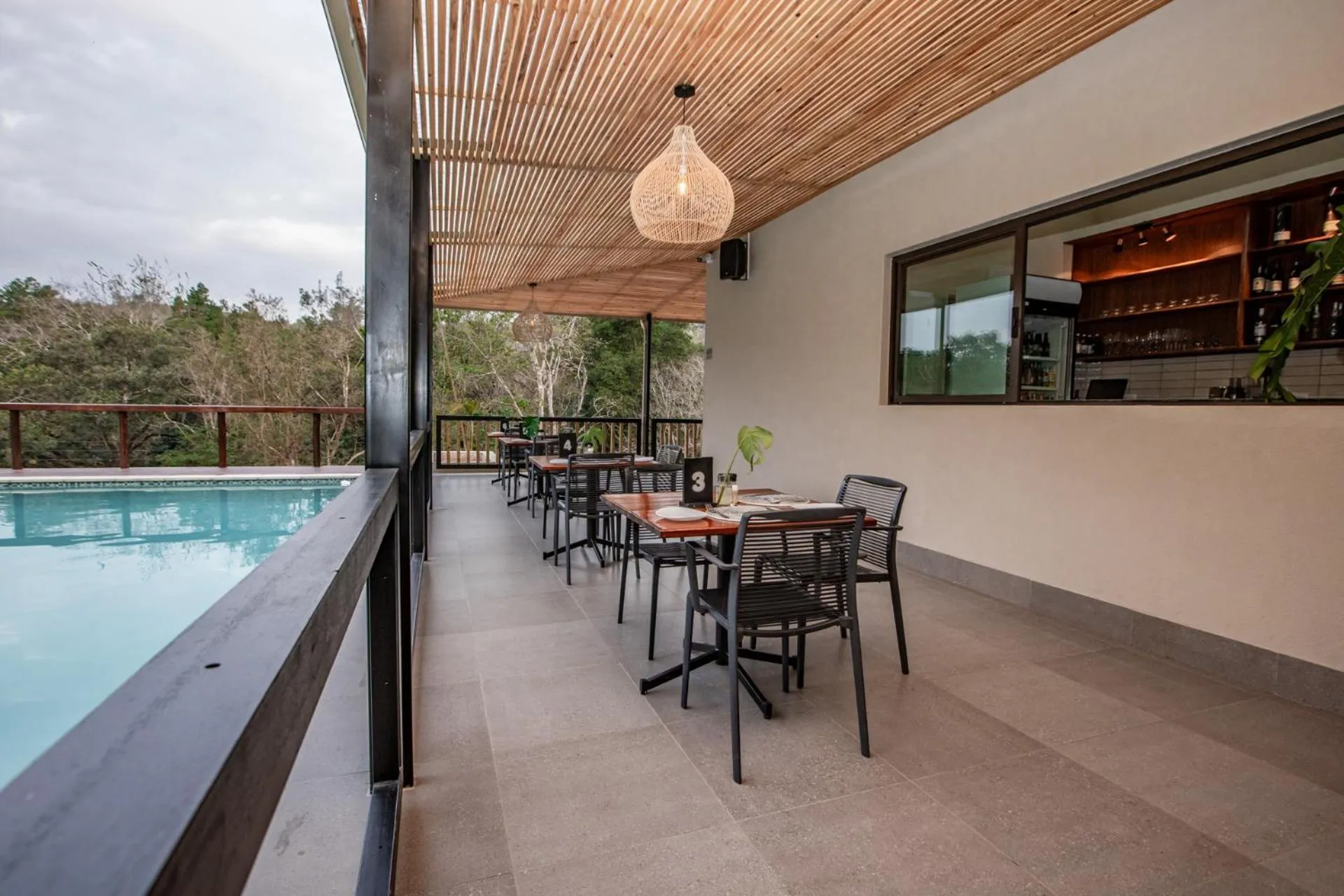 Bushbaby Valley Lodge