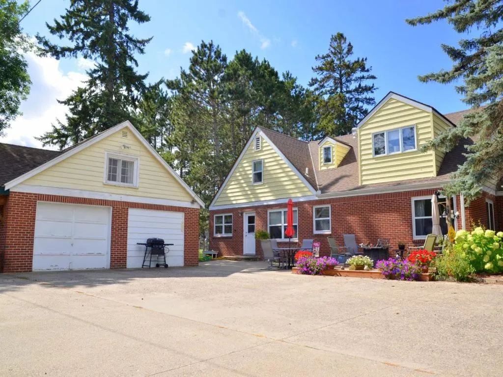 Riverside Point Resort