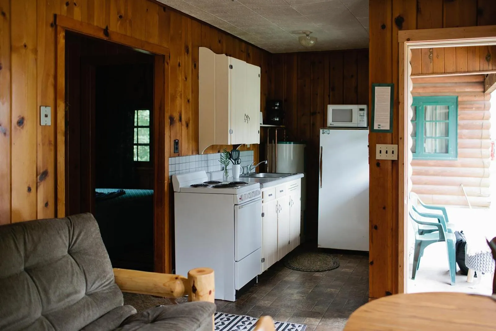 Coffee/tea facilities in Riverside Point Resort