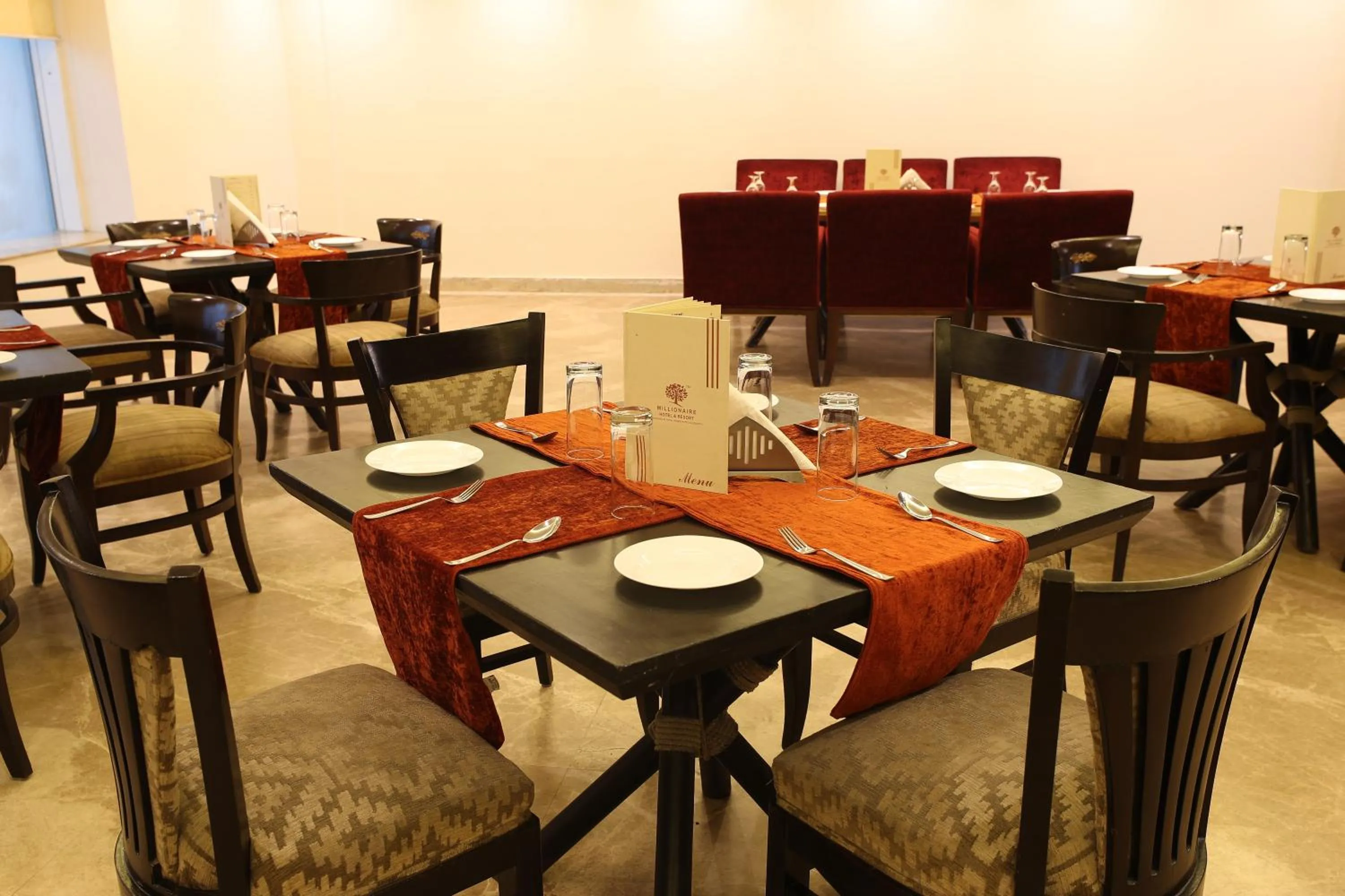 Restaurant/places to eat in Tivoli Royal Palace