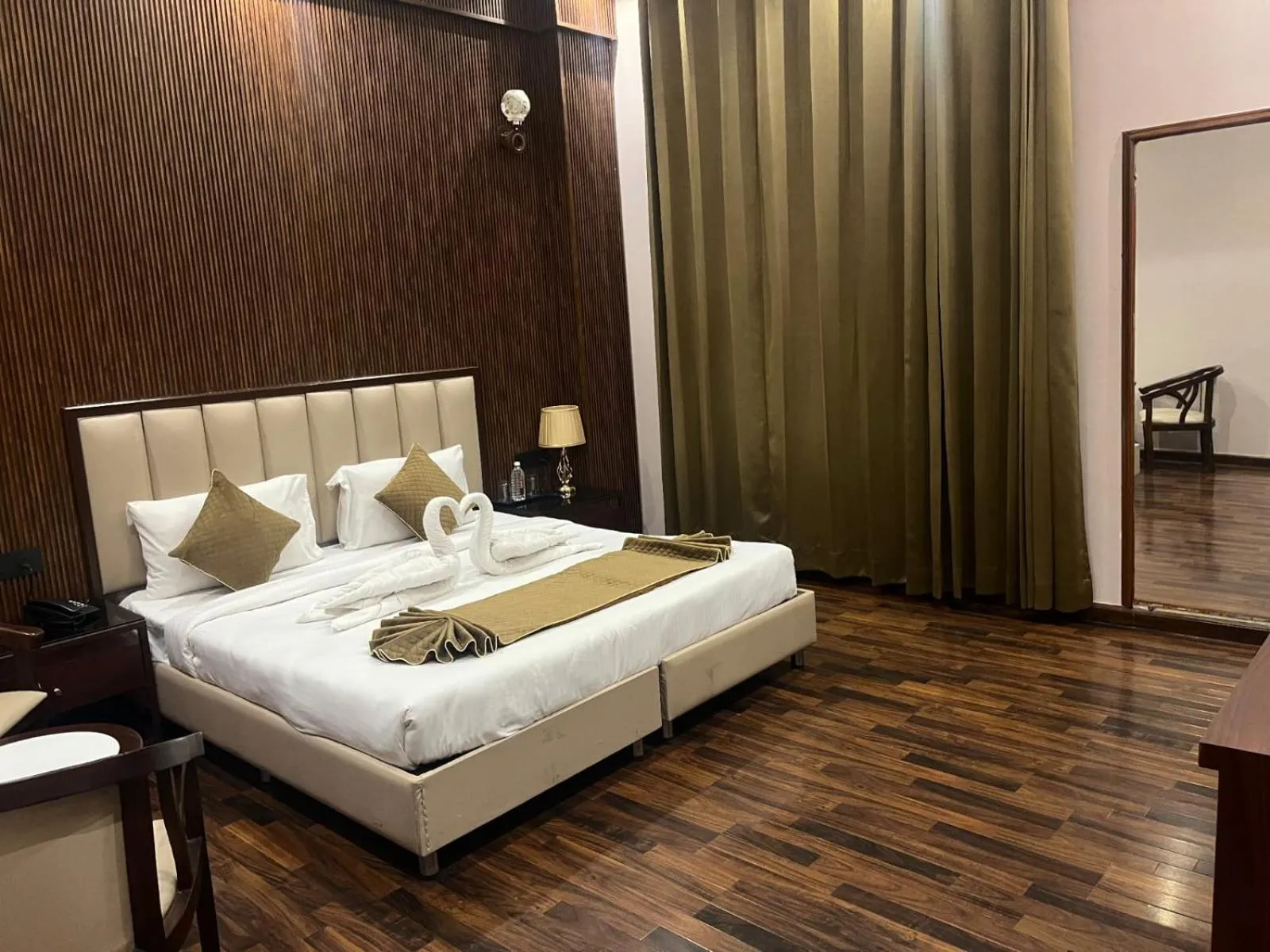 Bedroom, Bed in Tivoli Royal Palace