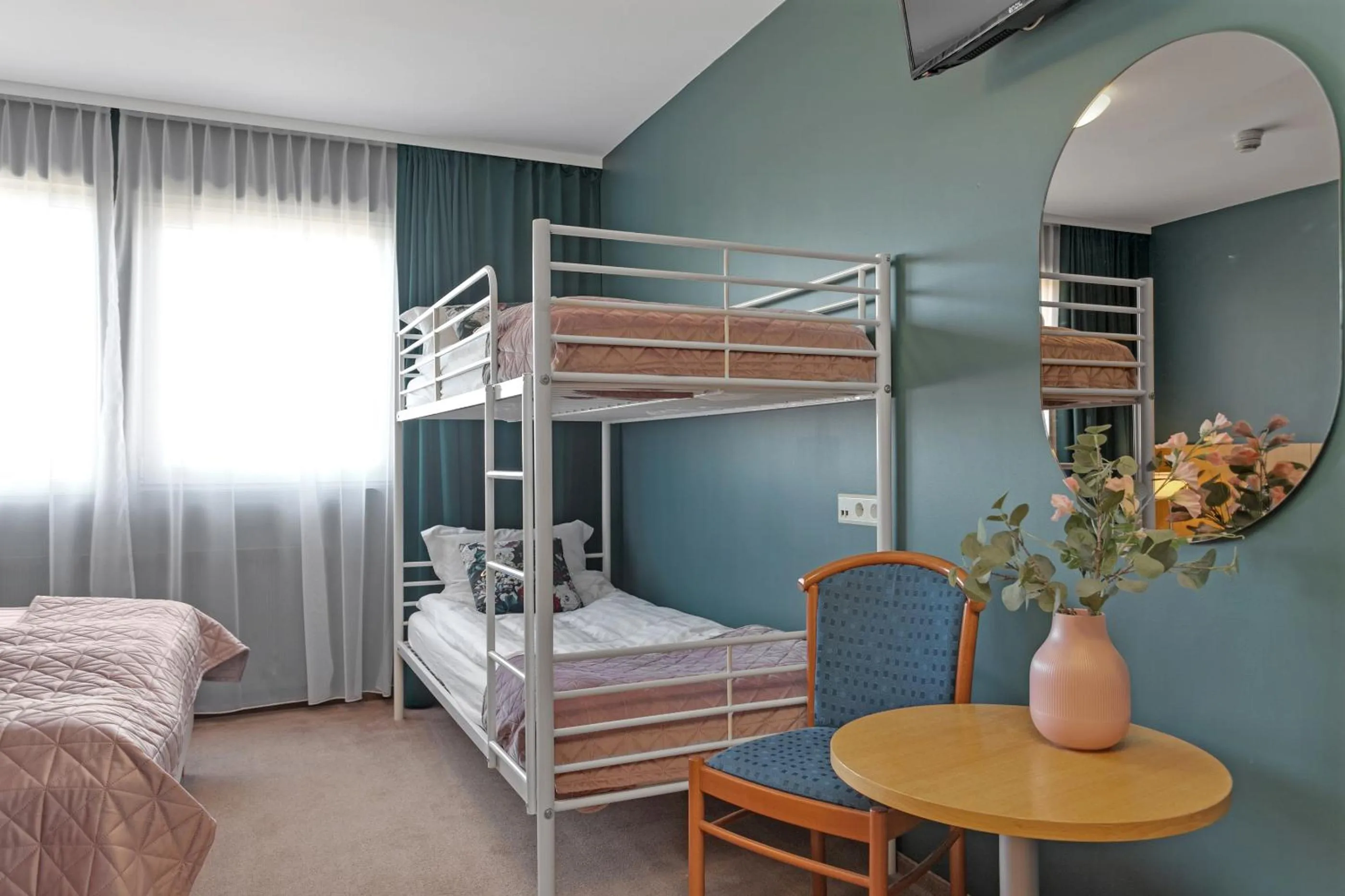 bunk bed, Bed in Hotel Kvika