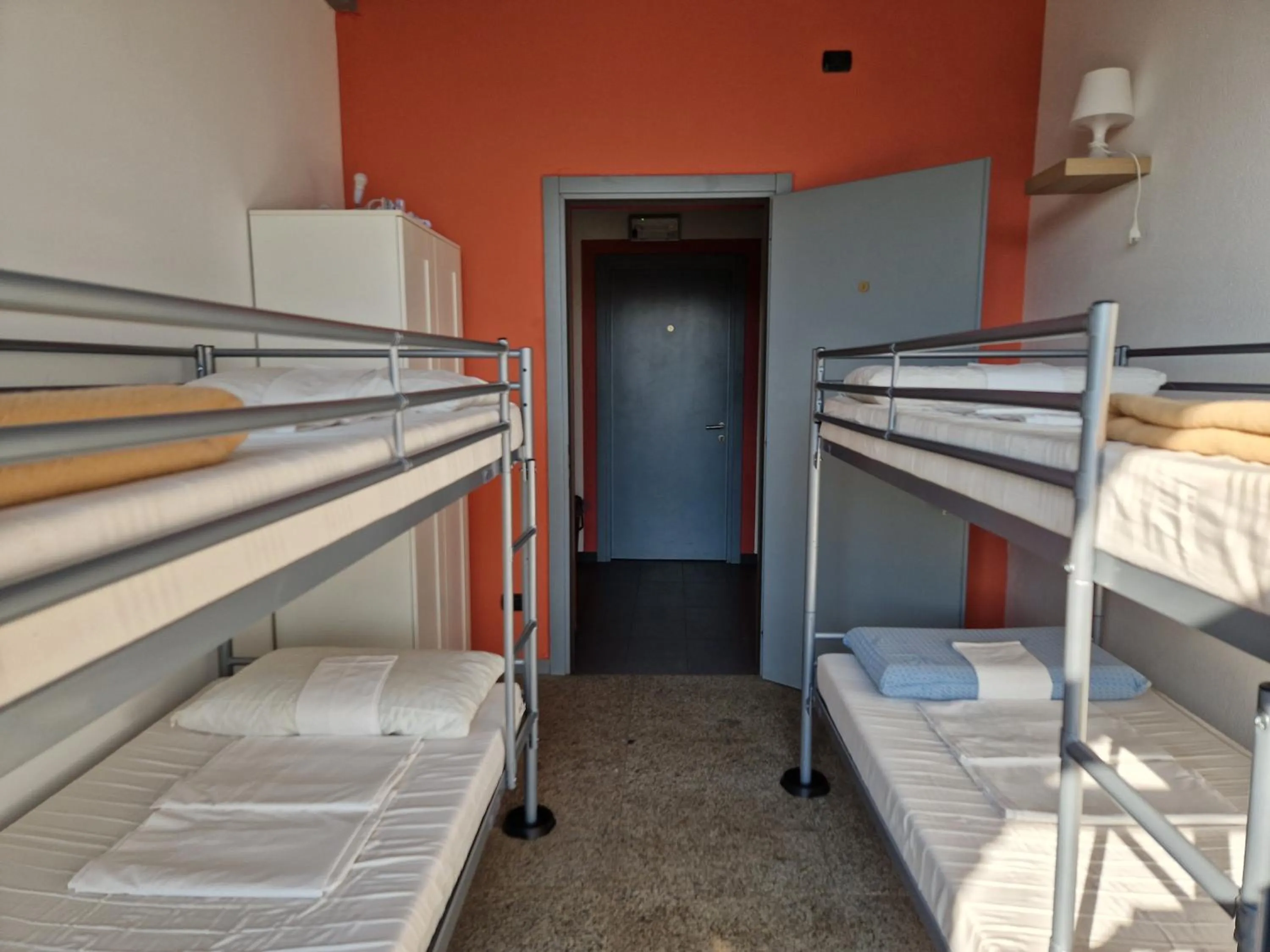 Bed in B&B e Ostello, Parco di Monza, CASCINA COSTA ALTA