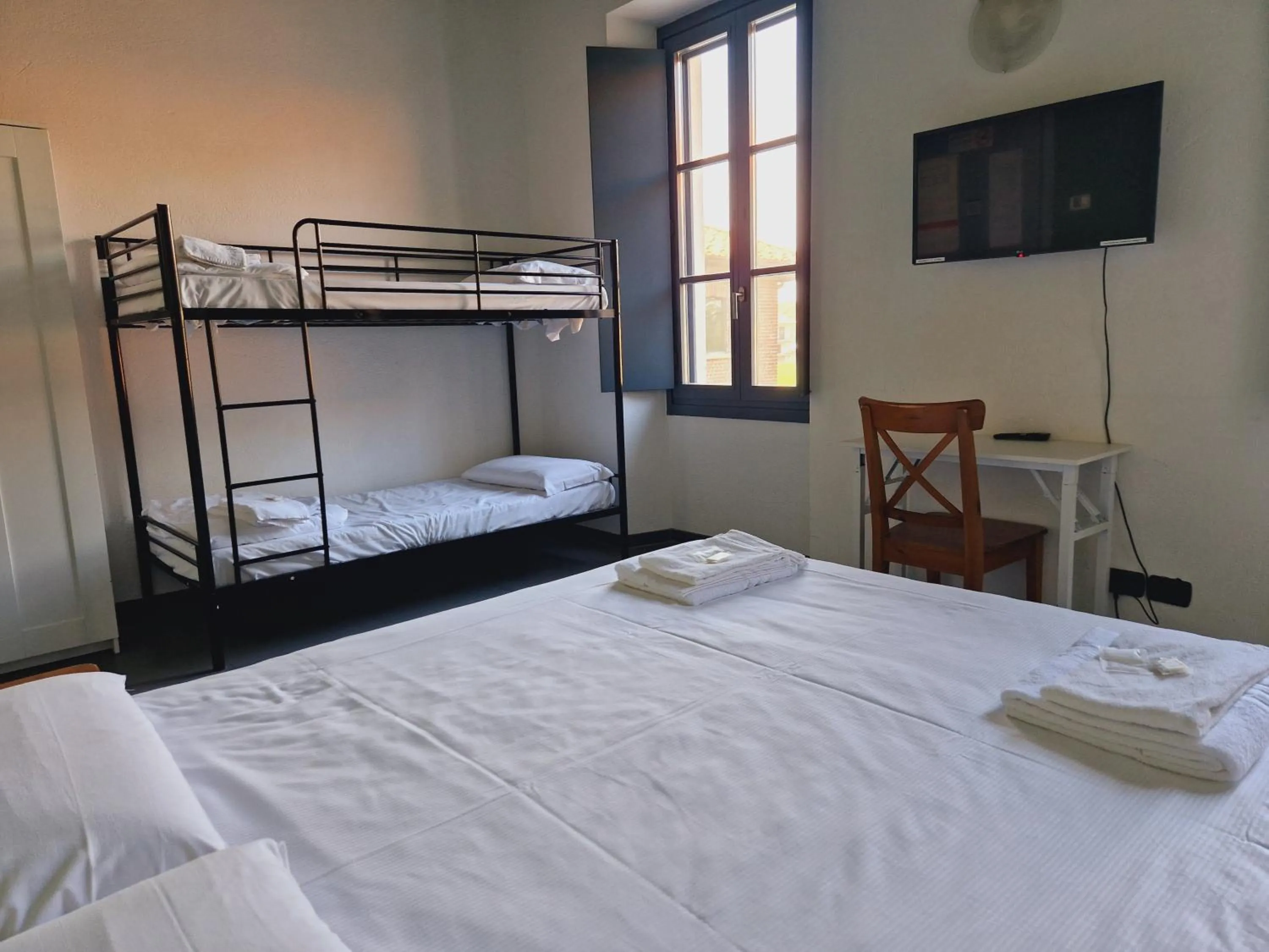 Bed in B&B e Ostello, Parco di Monza, CASCINA COSTA ALTA