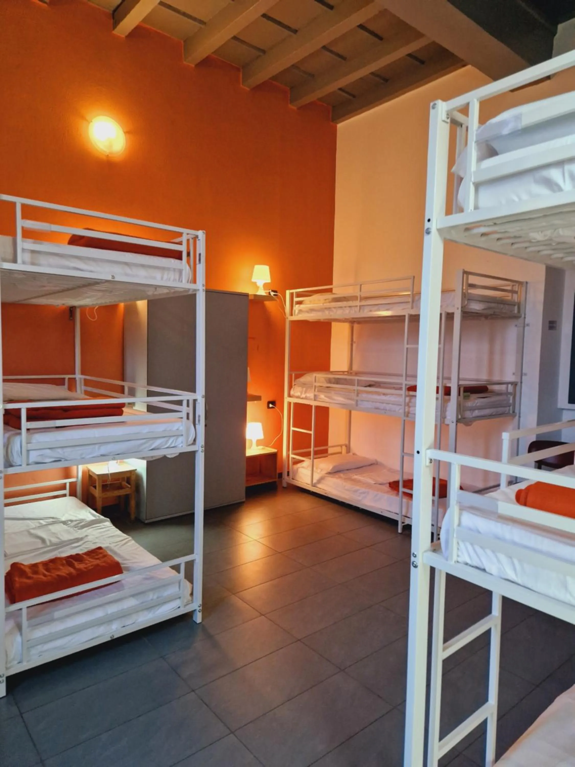 Bed in B&B e Ostello, Parco di Monza, CASCINA COSTA ALTA