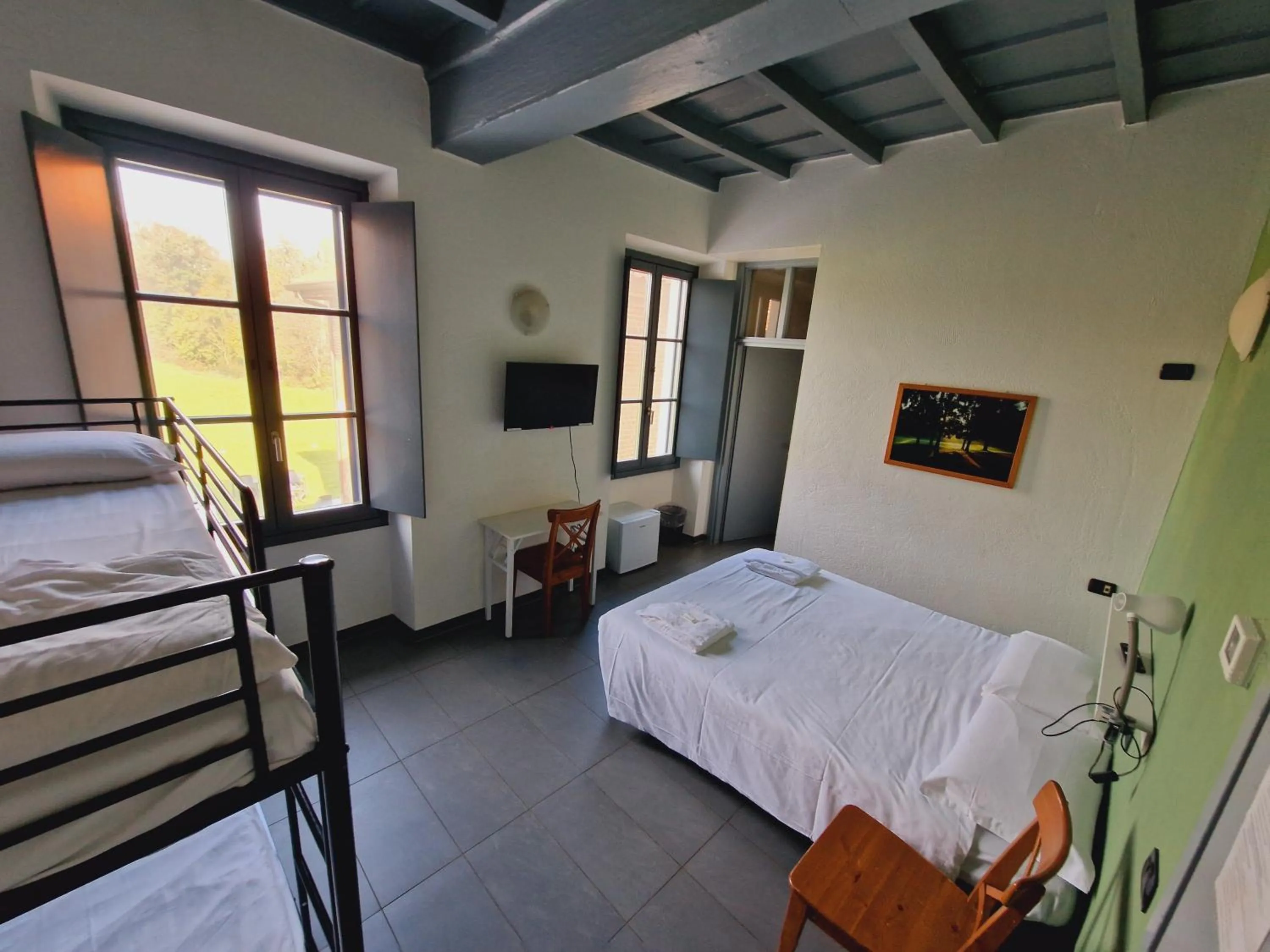 Bed in B&B e Ostello, Parco di Monza, CASCINA COSTA ALTA