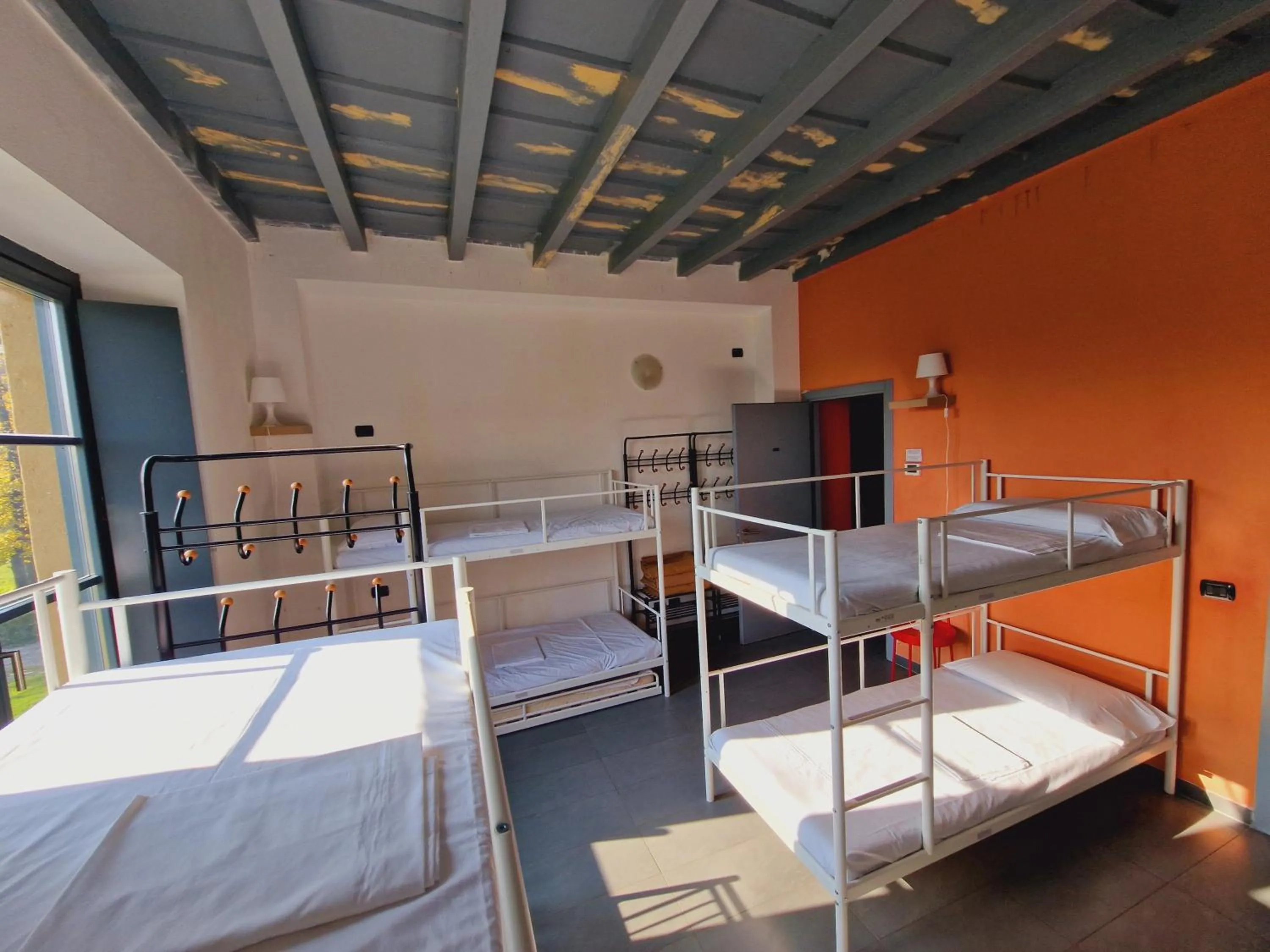 Bed in B&B e Ostello, Parco di Monza, CASCINA COSTA ALTA