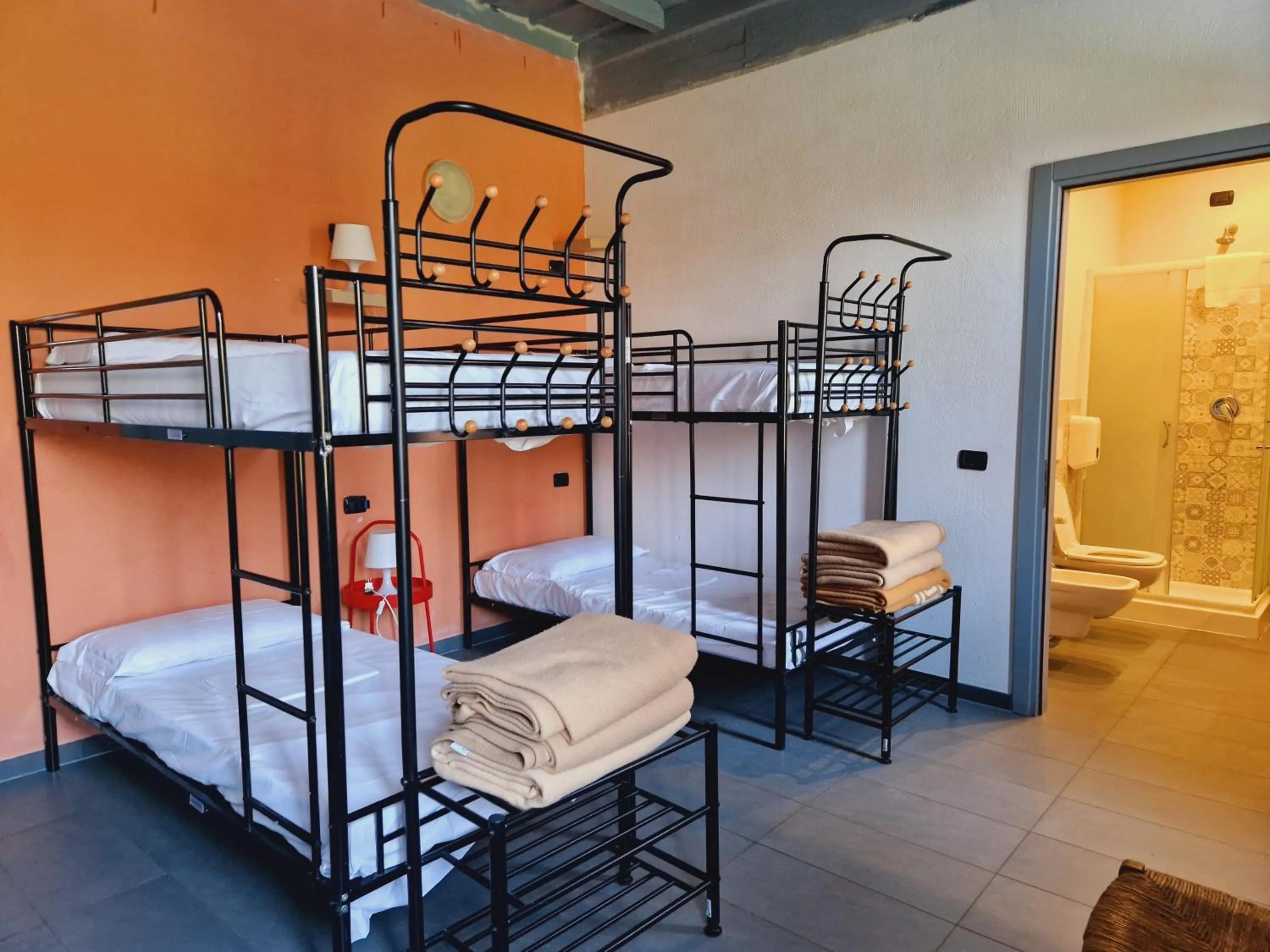 Bed in B&B e Ostello, Parco di Monza, CASCINA COSTA ALTA