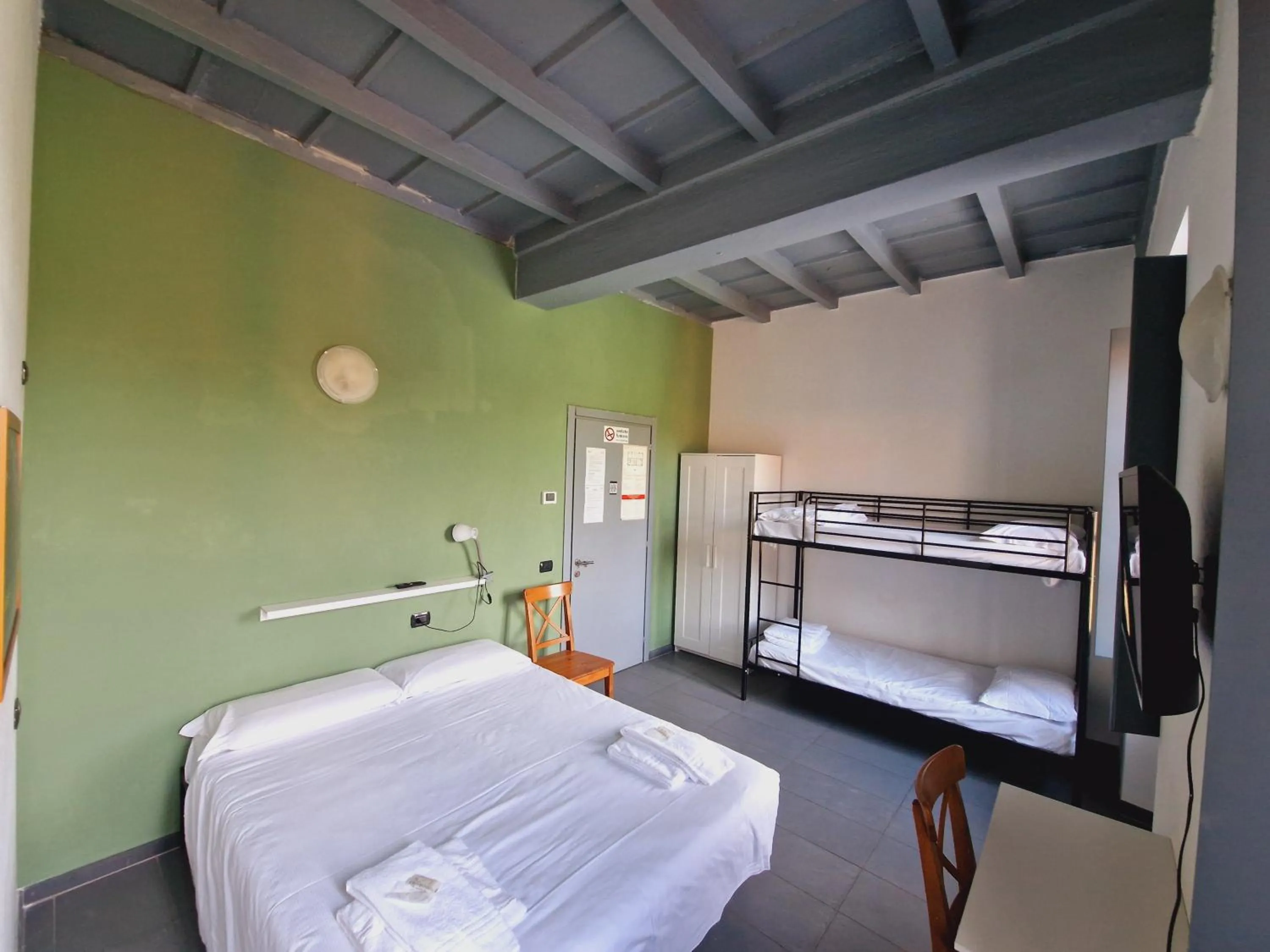 Bed in B&B e Ostello, Parco di Monza, CASCINA COSTA ALTA