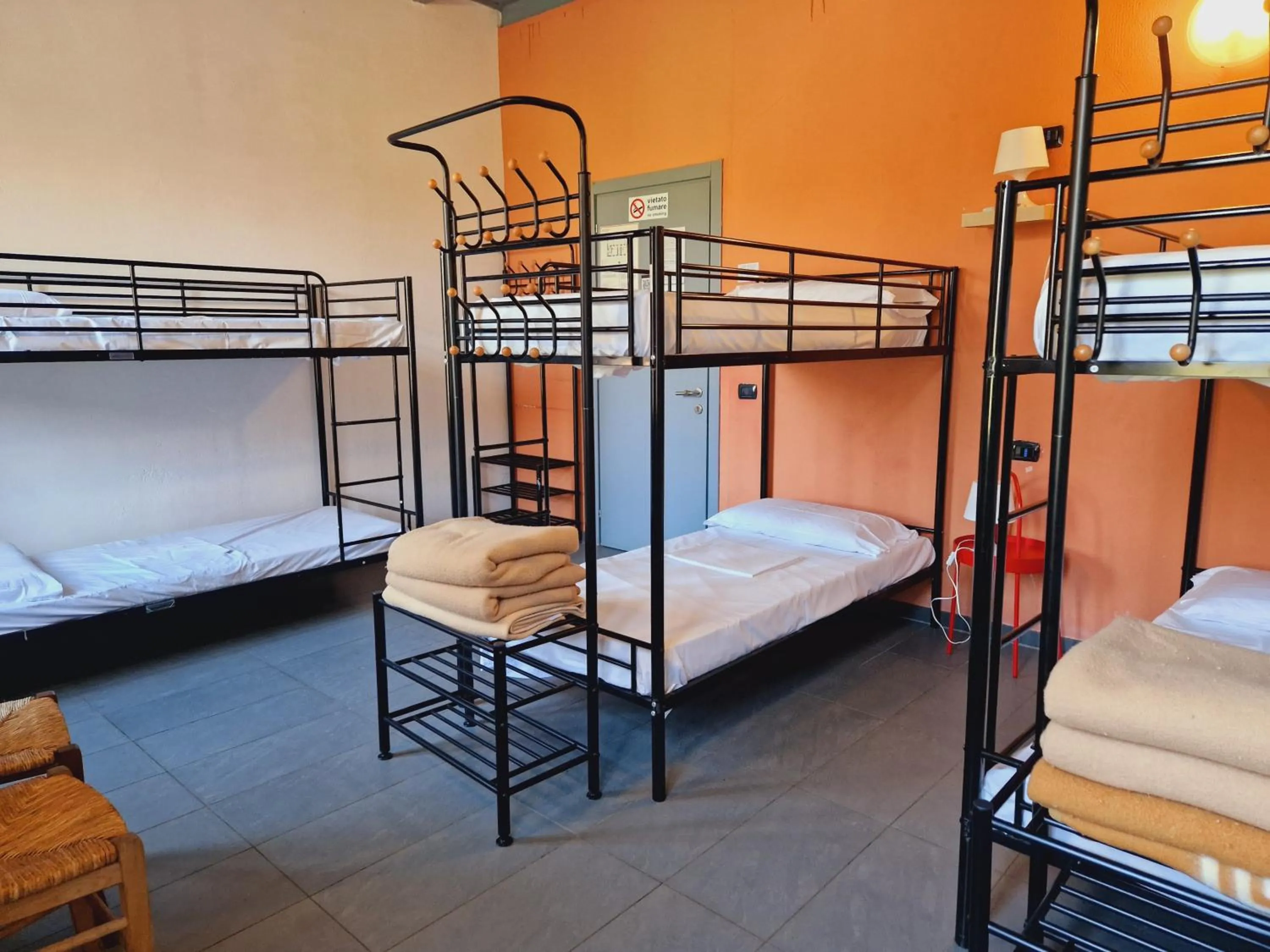 Bed in B&B e Ostello, Parco di Monza, CASCINA COSTA ALTA