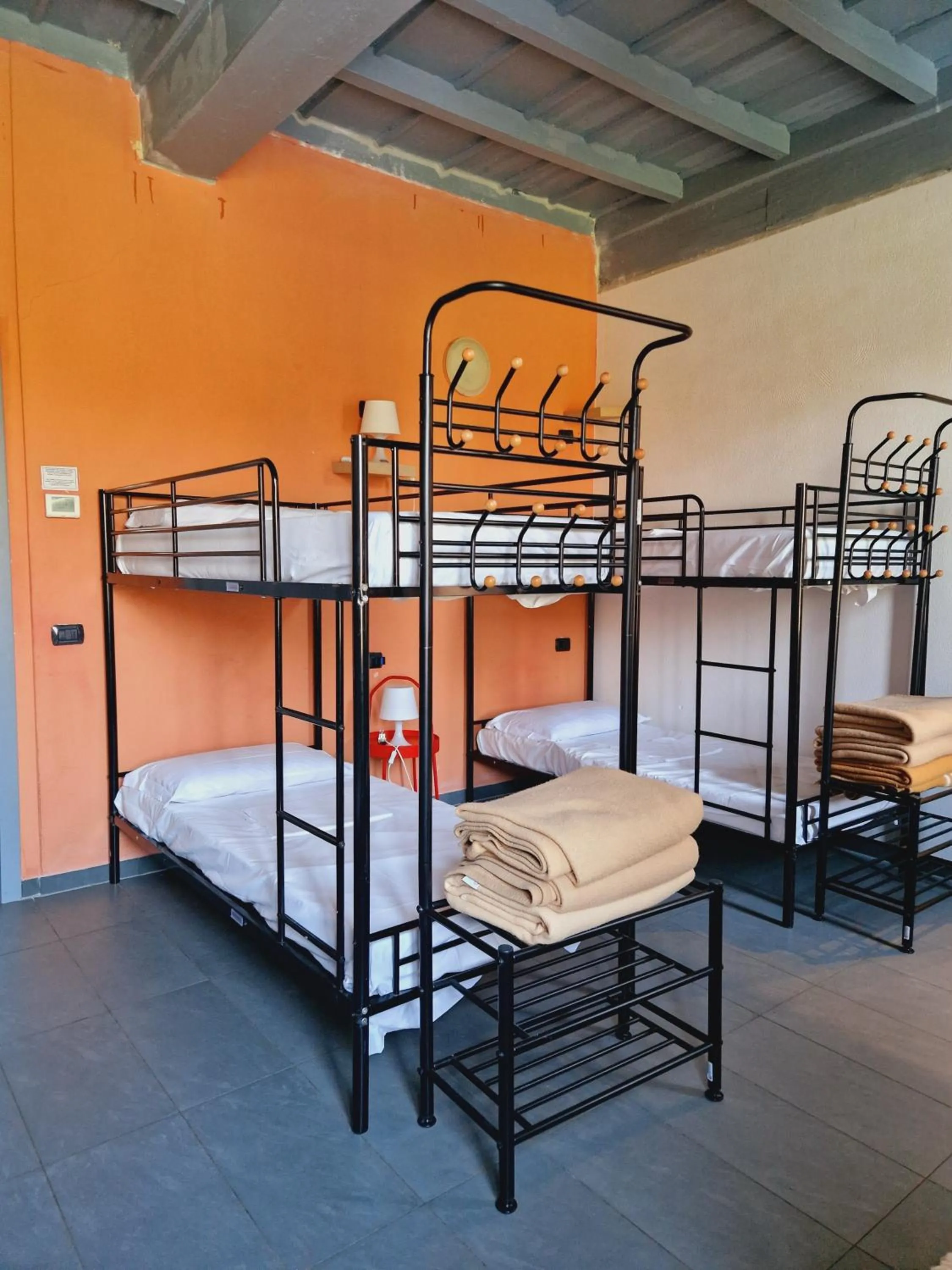 Bed in B&B e Ostello, Parco di Monza, CASCINA COSTA ALTA