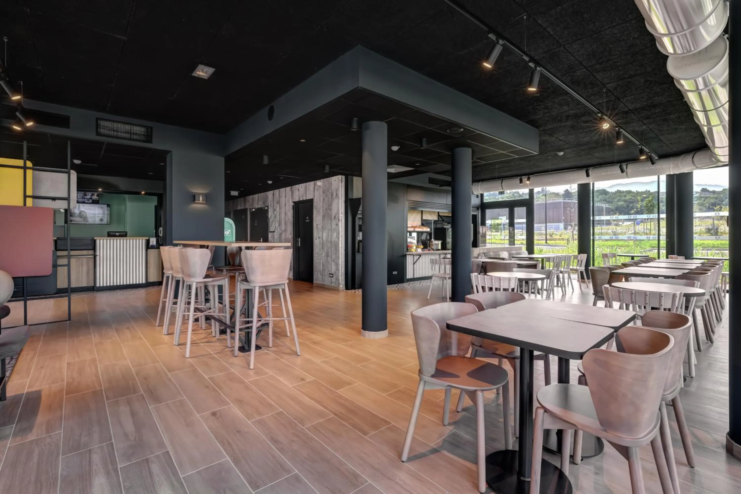 Breakfast in B&B HOTEL Evian Publier