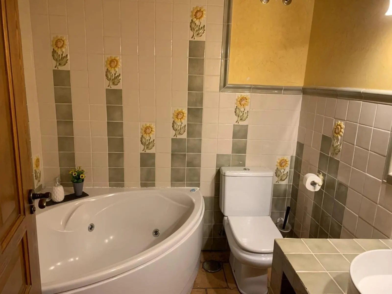 Bath in Posada Restaurante Fuenteplateada