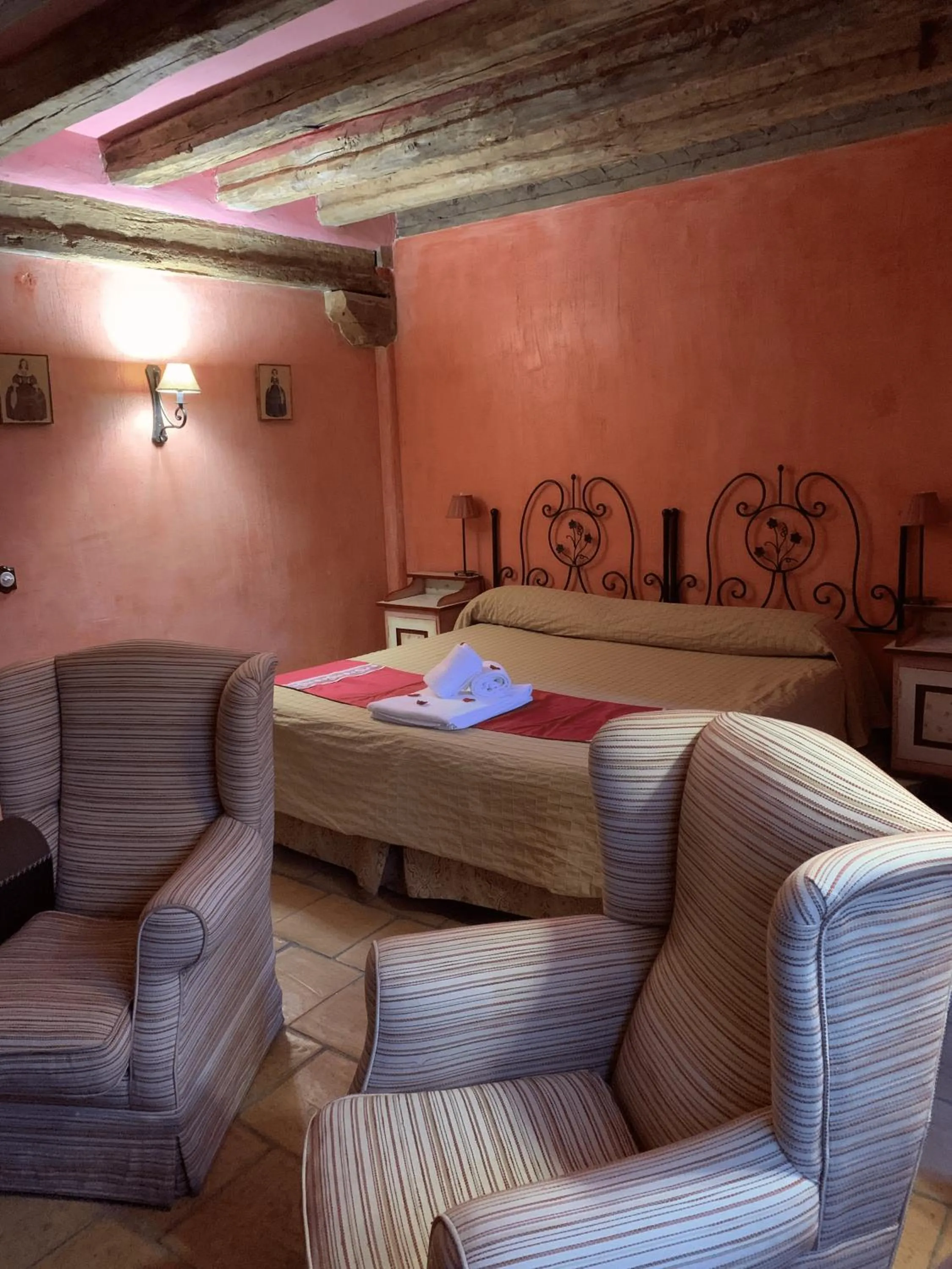 Bed in Posada Restaurante Fuenteplateada