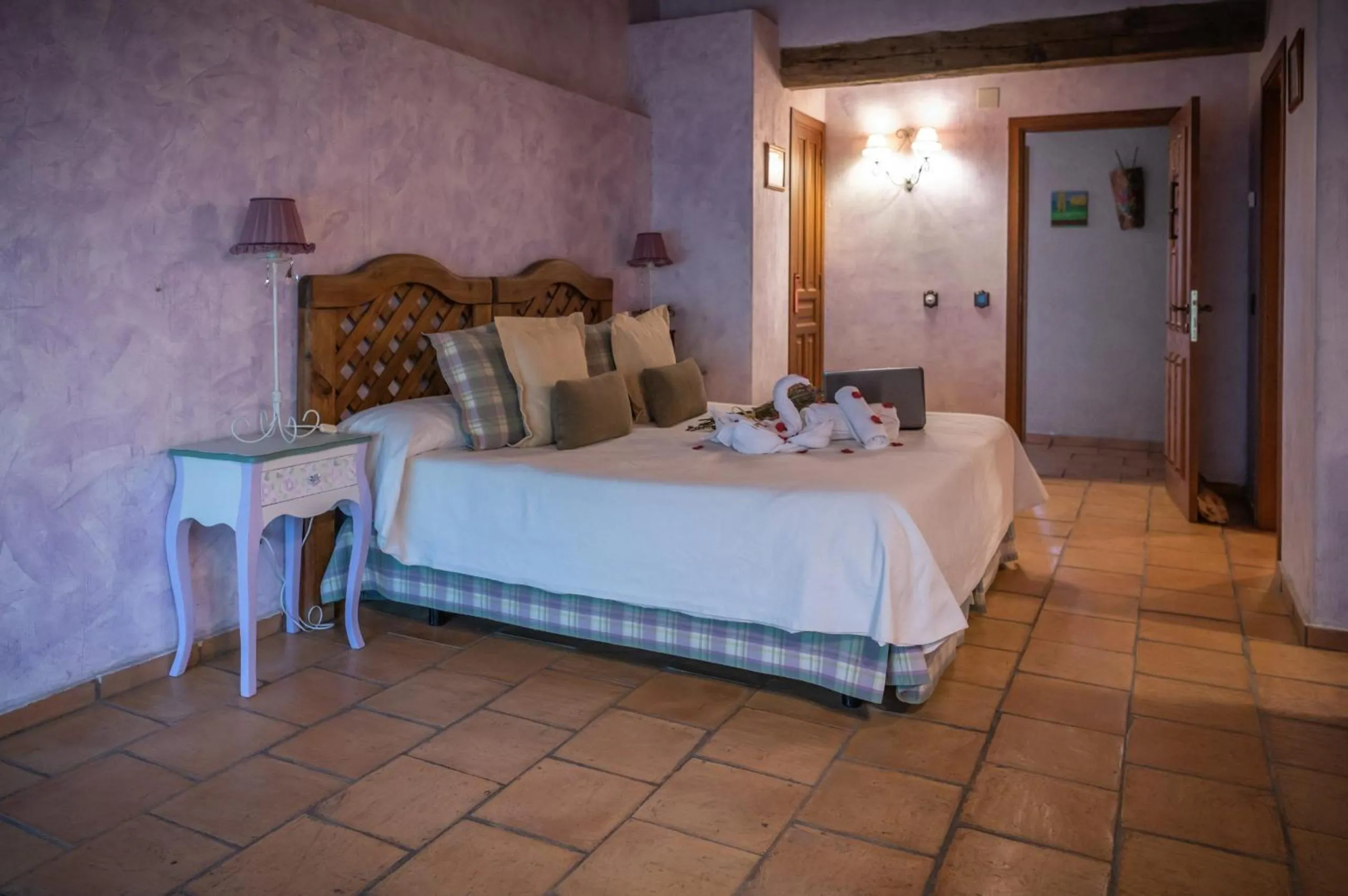 Bed in Posada Restaurante Fuenteplateada