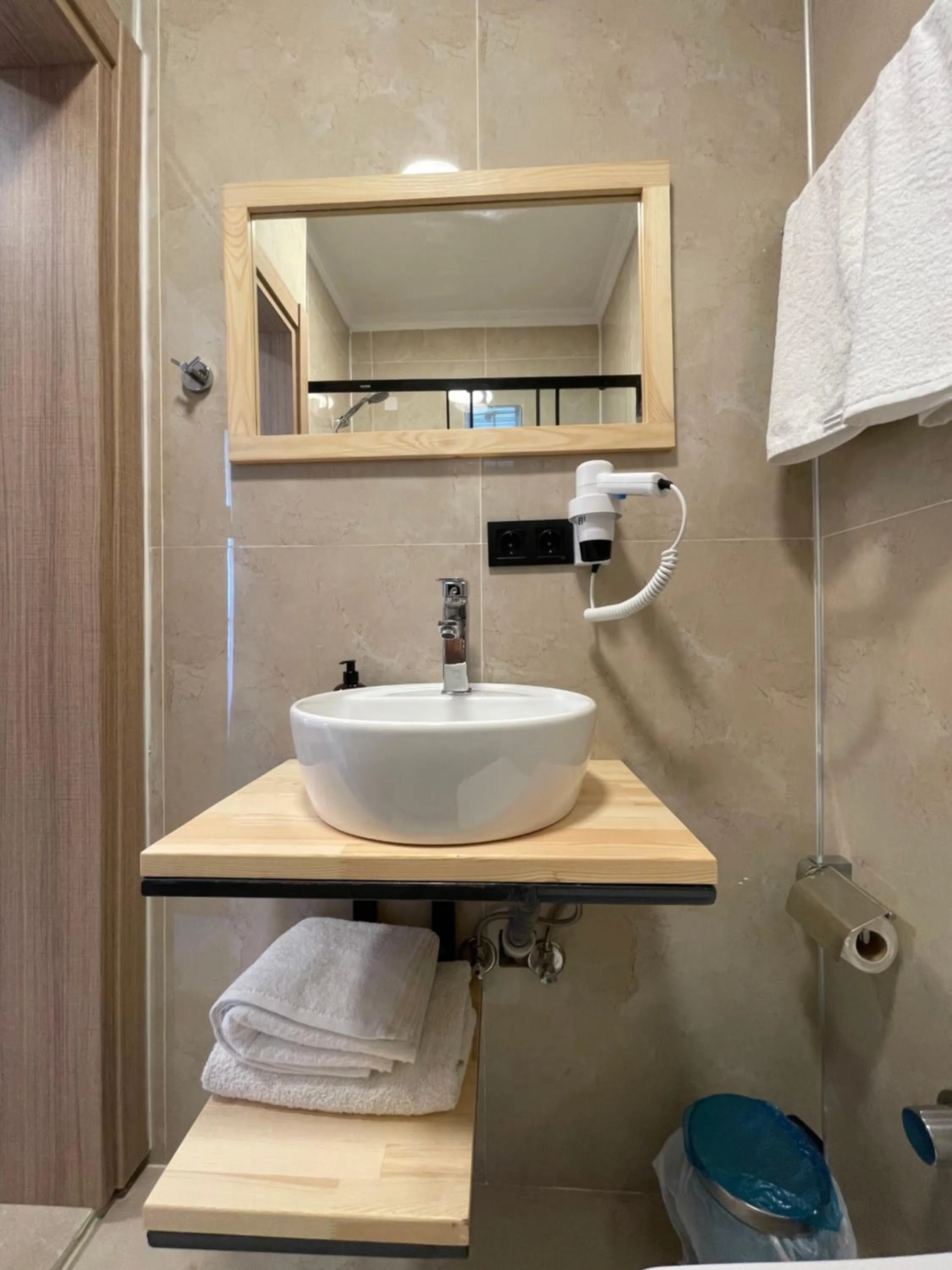 Shower in Dalaman Airport AliBaba Hotel