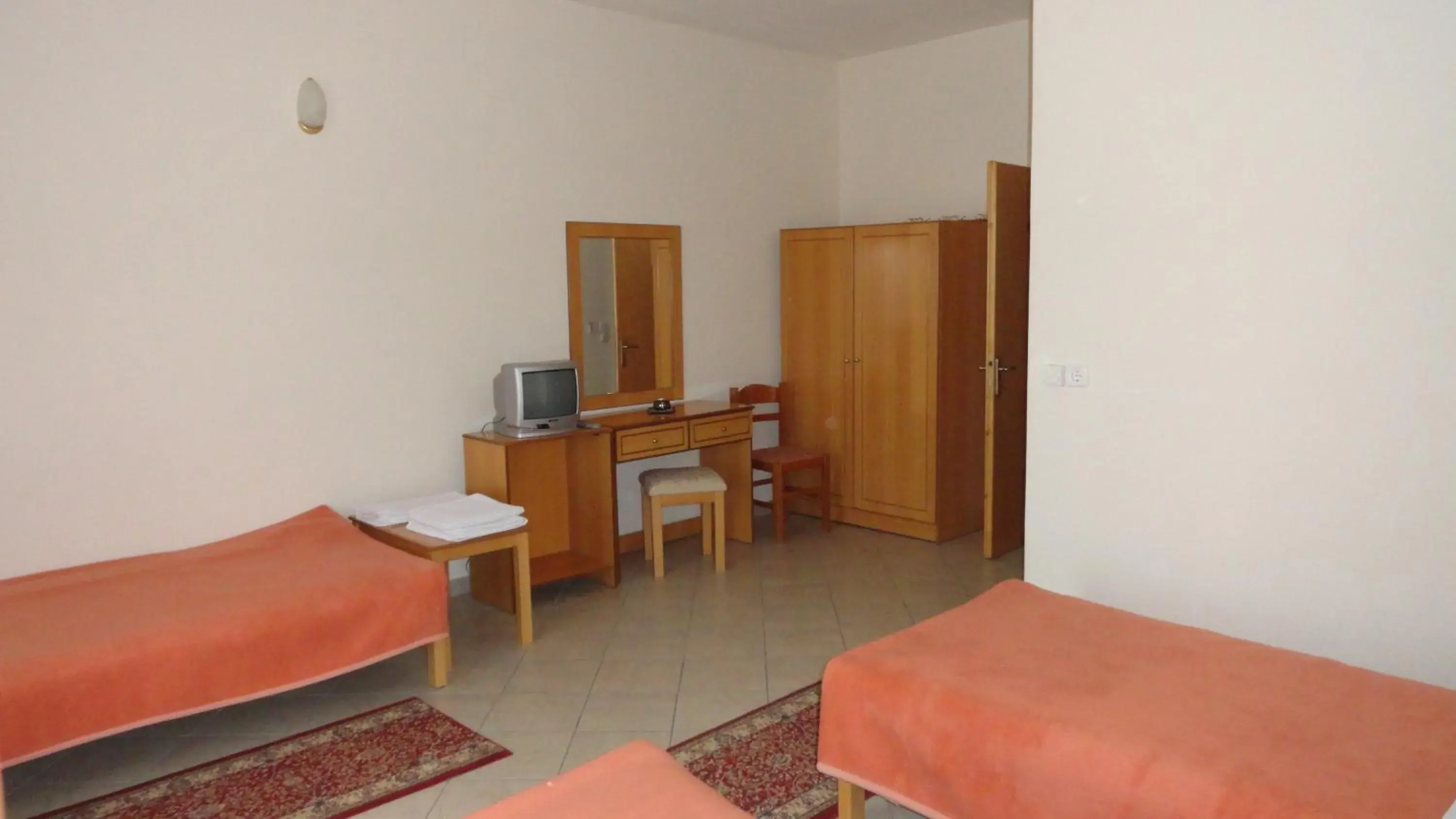 Triple Room in Hotel Kastro Triple Room in Hotel Kastro