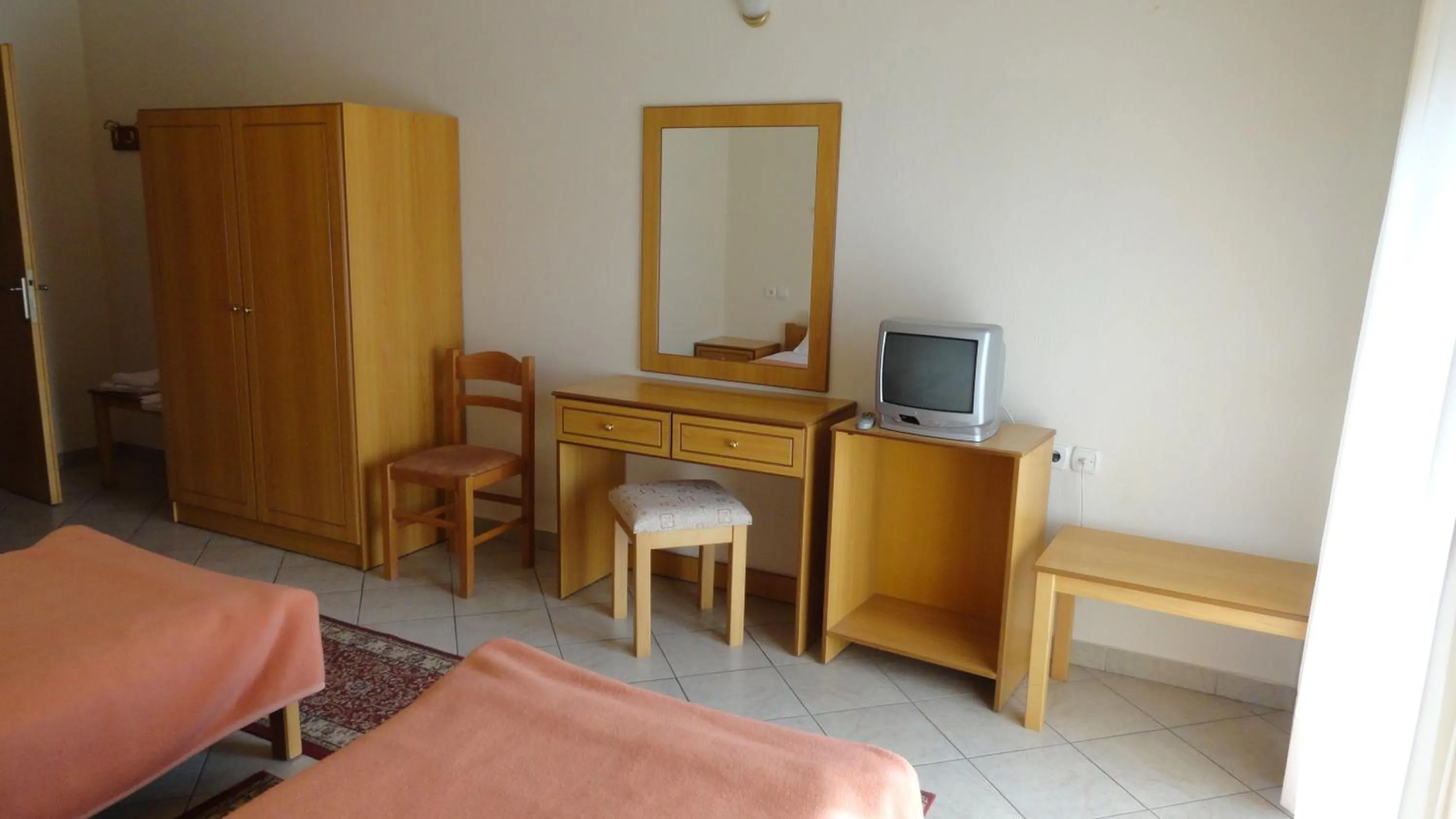 Seating area, Bed in Hotel Kastro