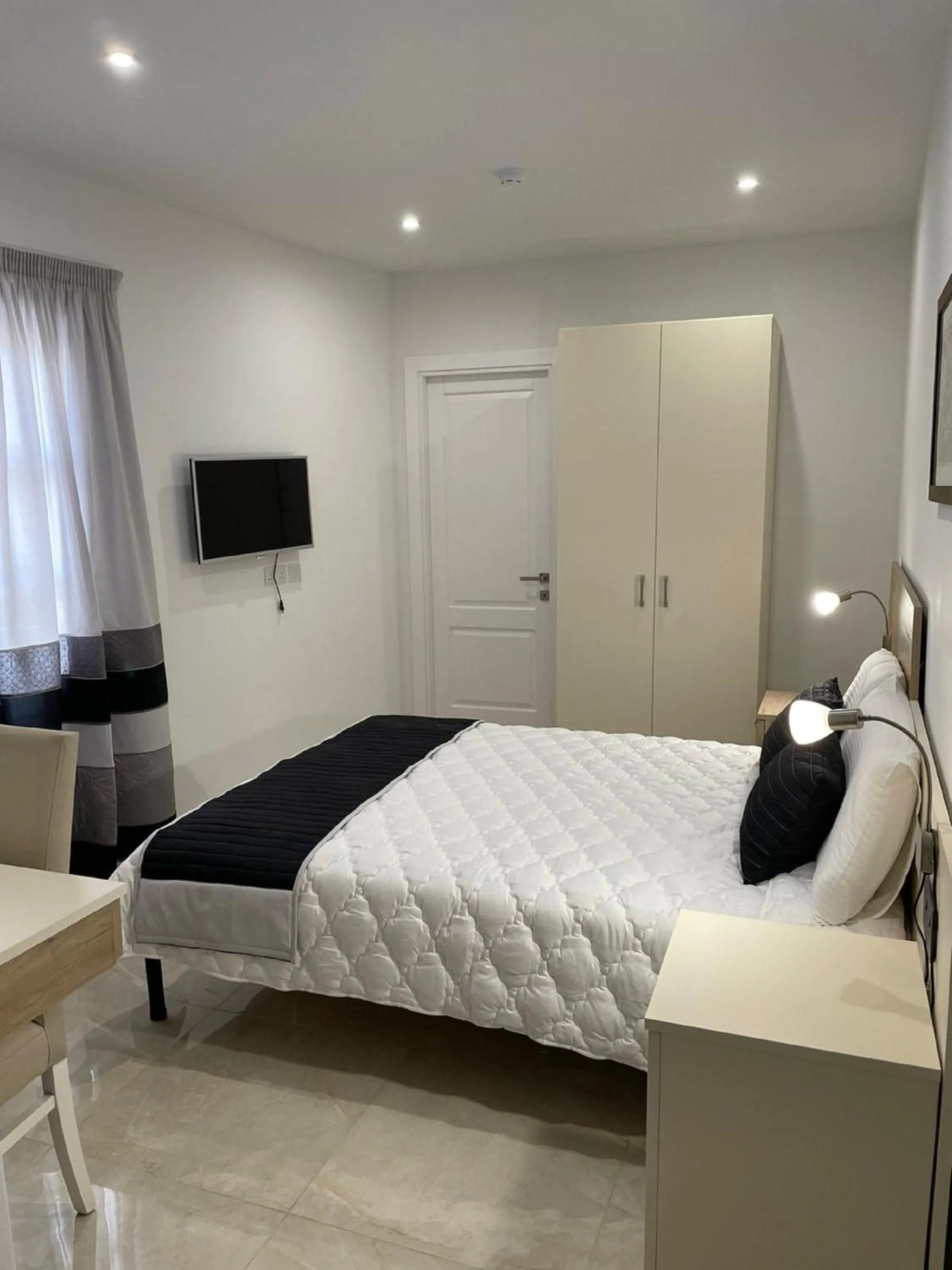 Bedroom, Bed in La Reggia Seaview Guesthouse