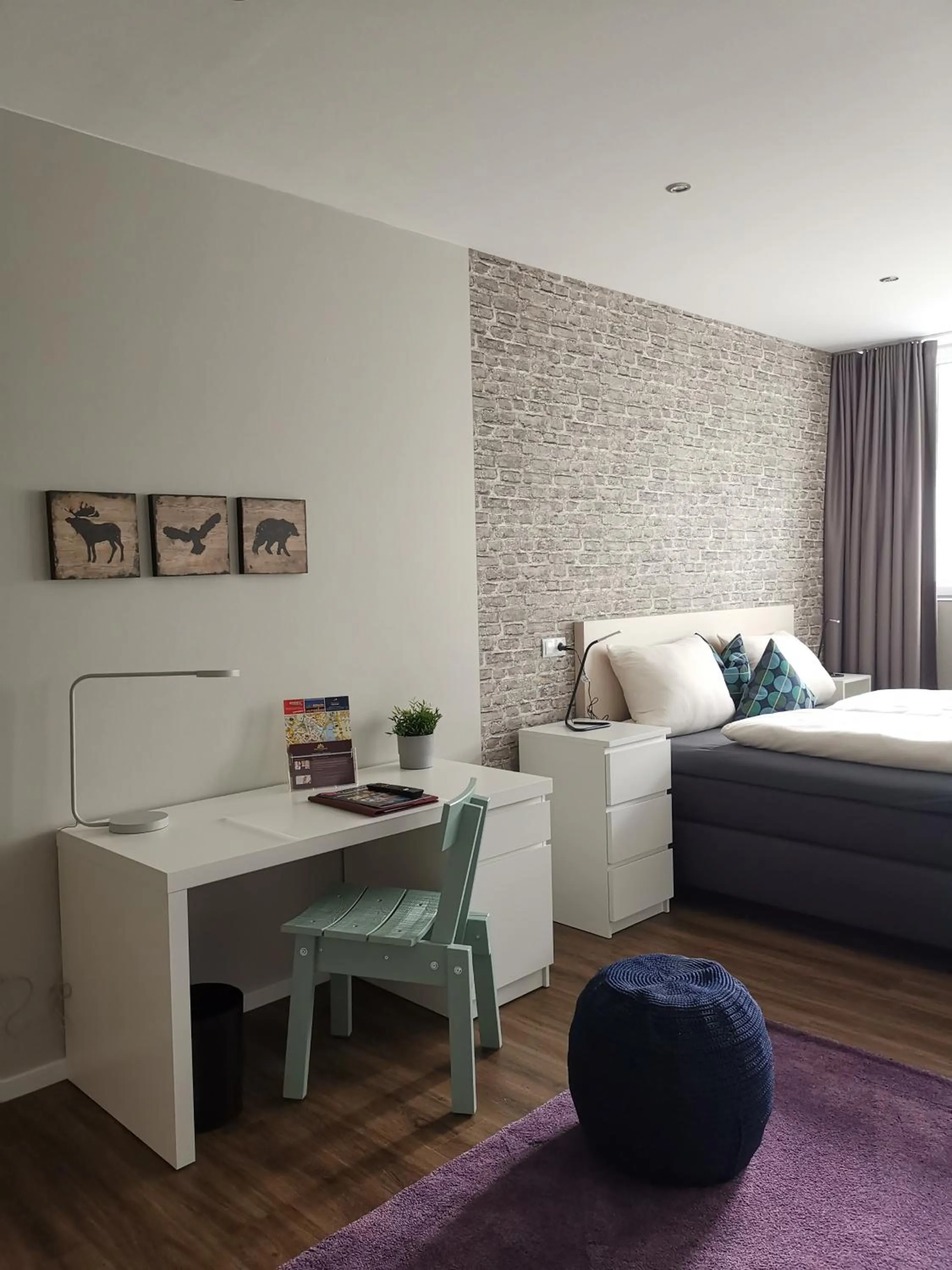 Photo of the whole room, Bed in Hotel-Hofbräu am Stadtring