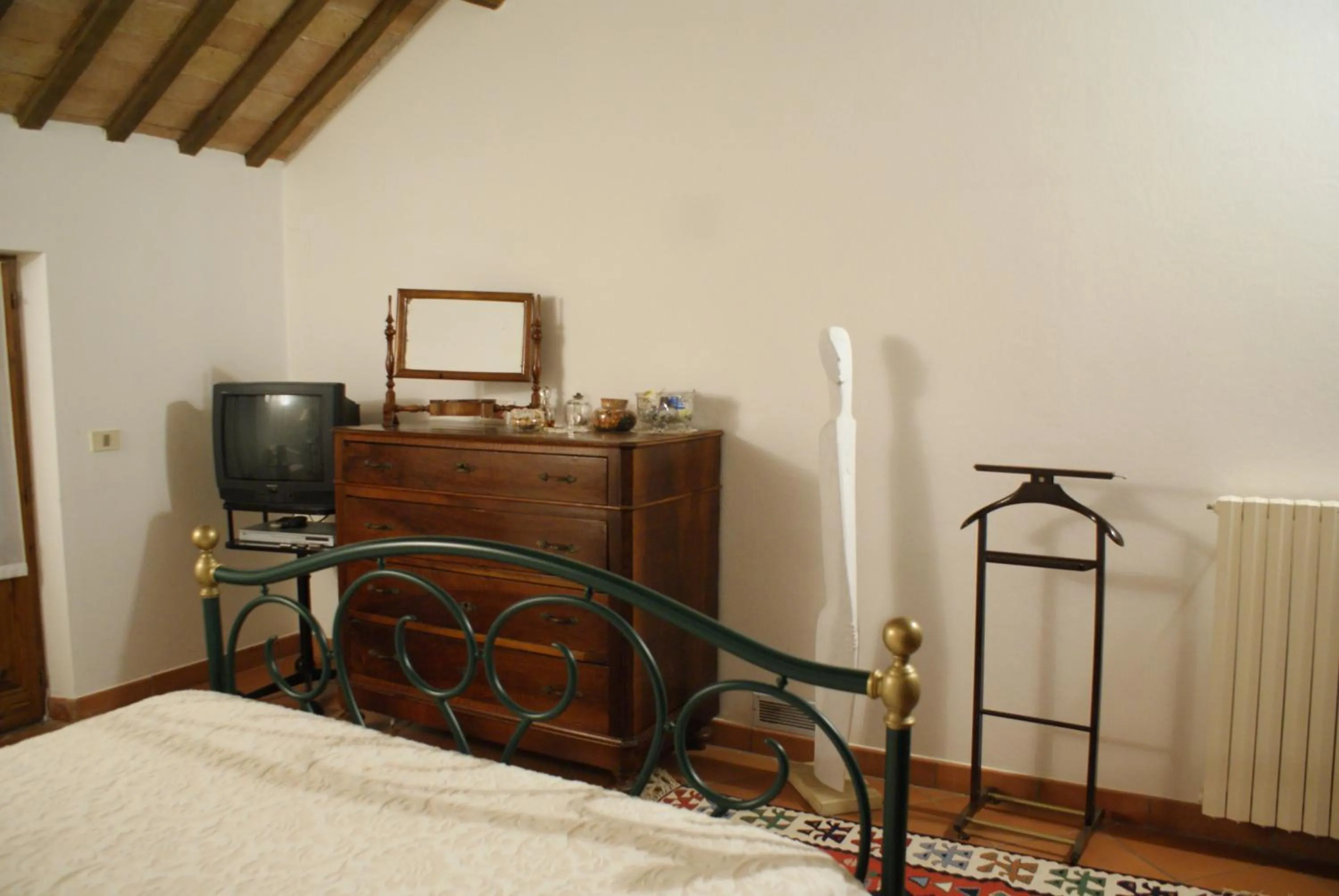 Decorative detail, Bed in B&B Salvarosa