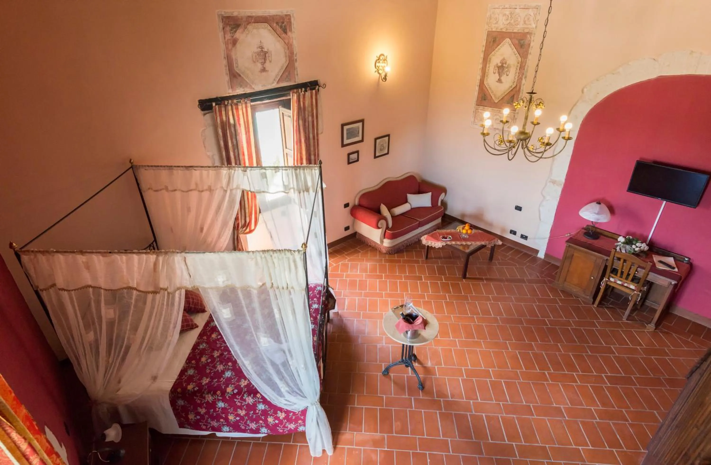 Bedroom, Bed in Hotel Lady Lusya