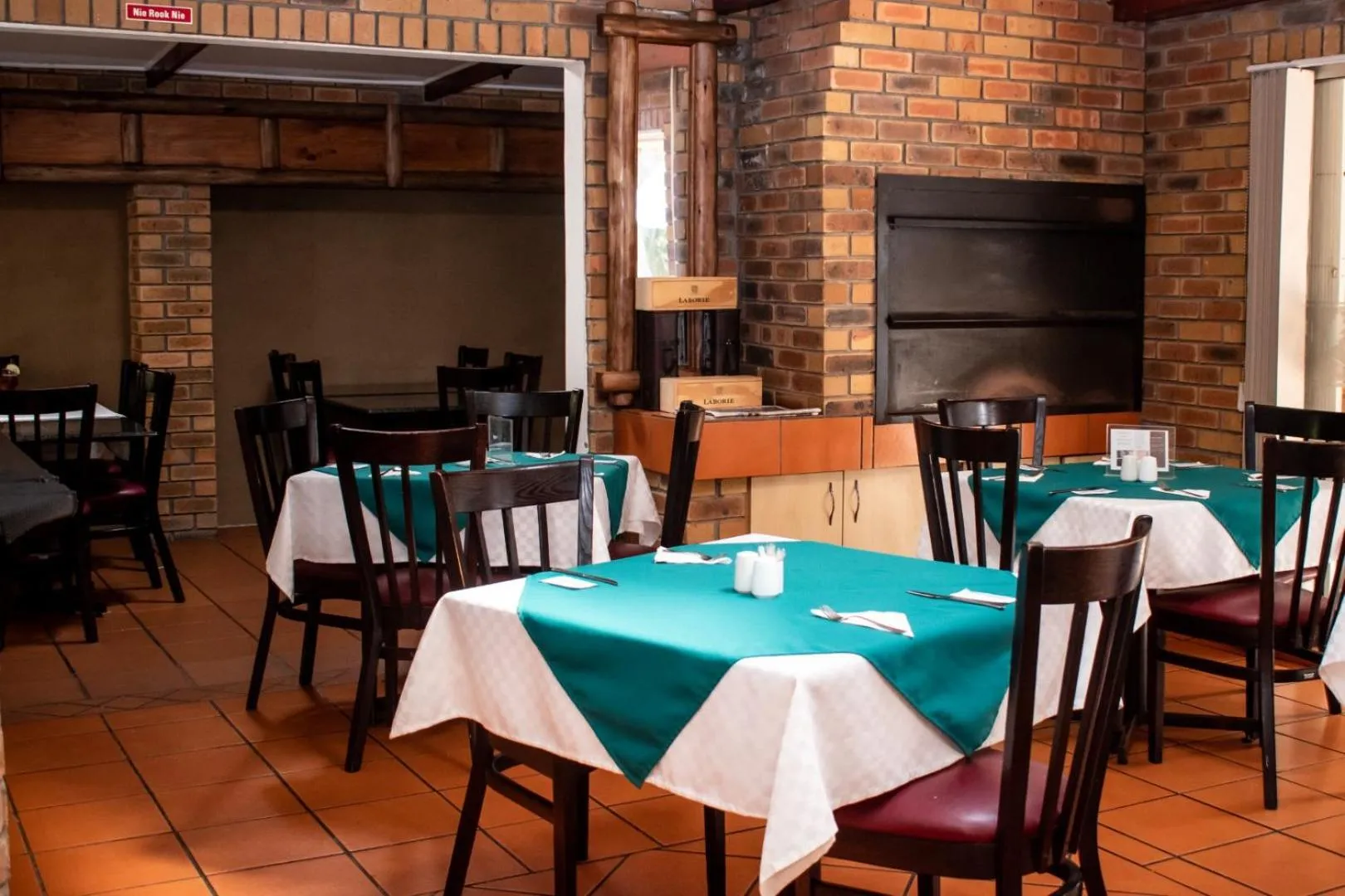 Restaurant/places to eat in Balmoral Lodge