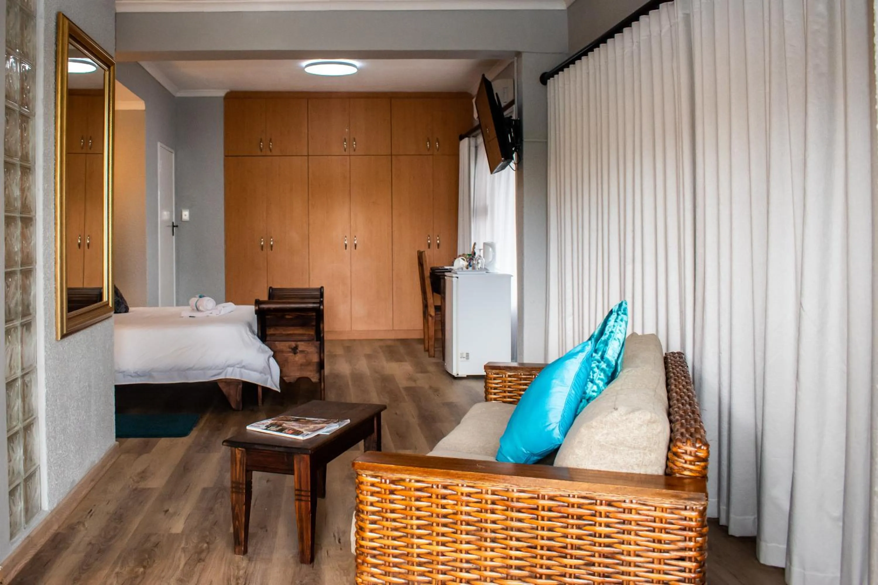 Decorative detail, Bed in Balmoral Lodge