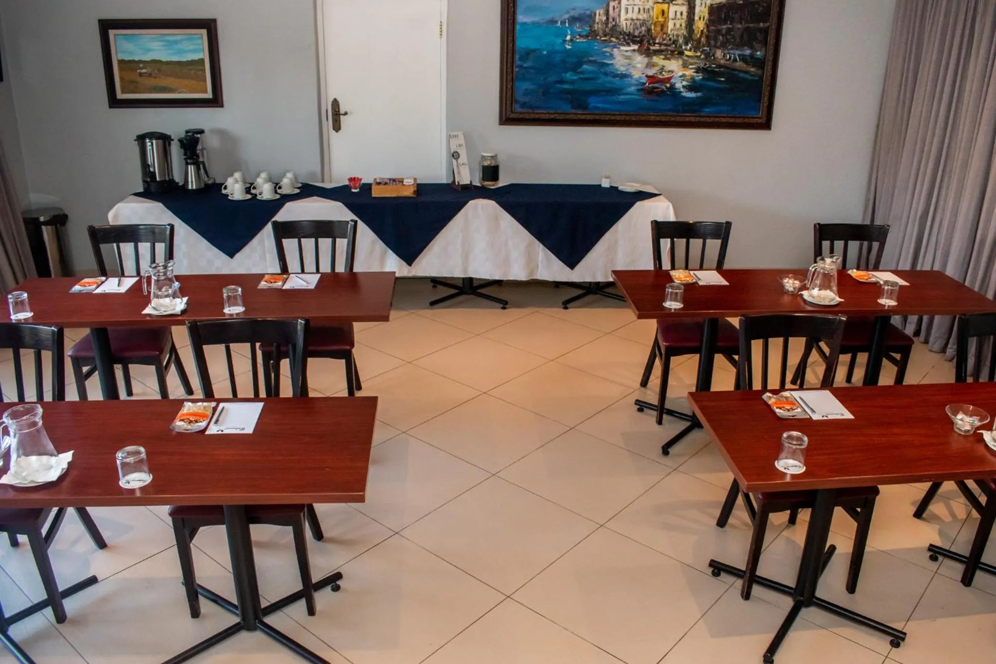 Coffee/tea facilities in Balmoral Lodge