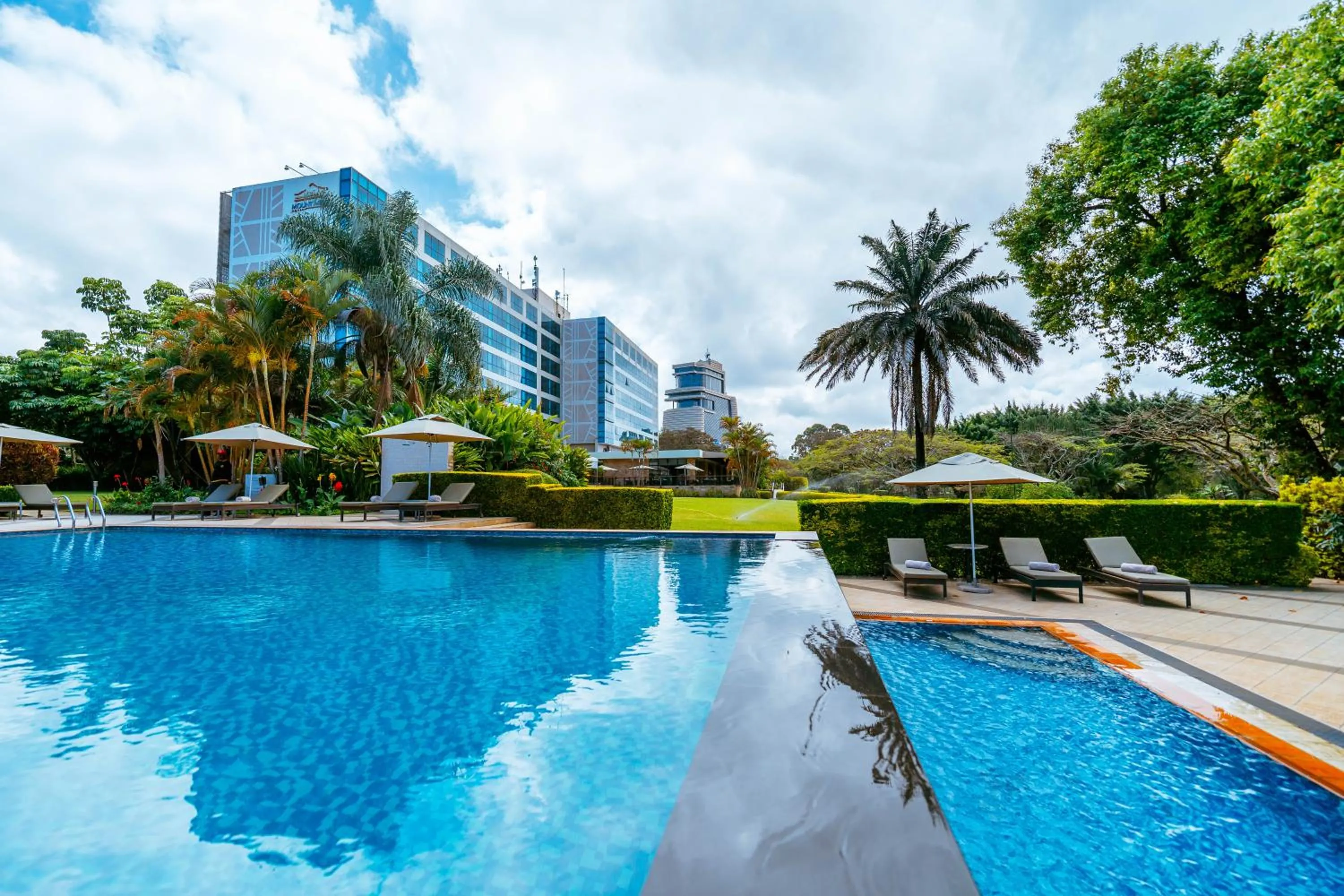 Swimming pool in Mount Meru Hotel