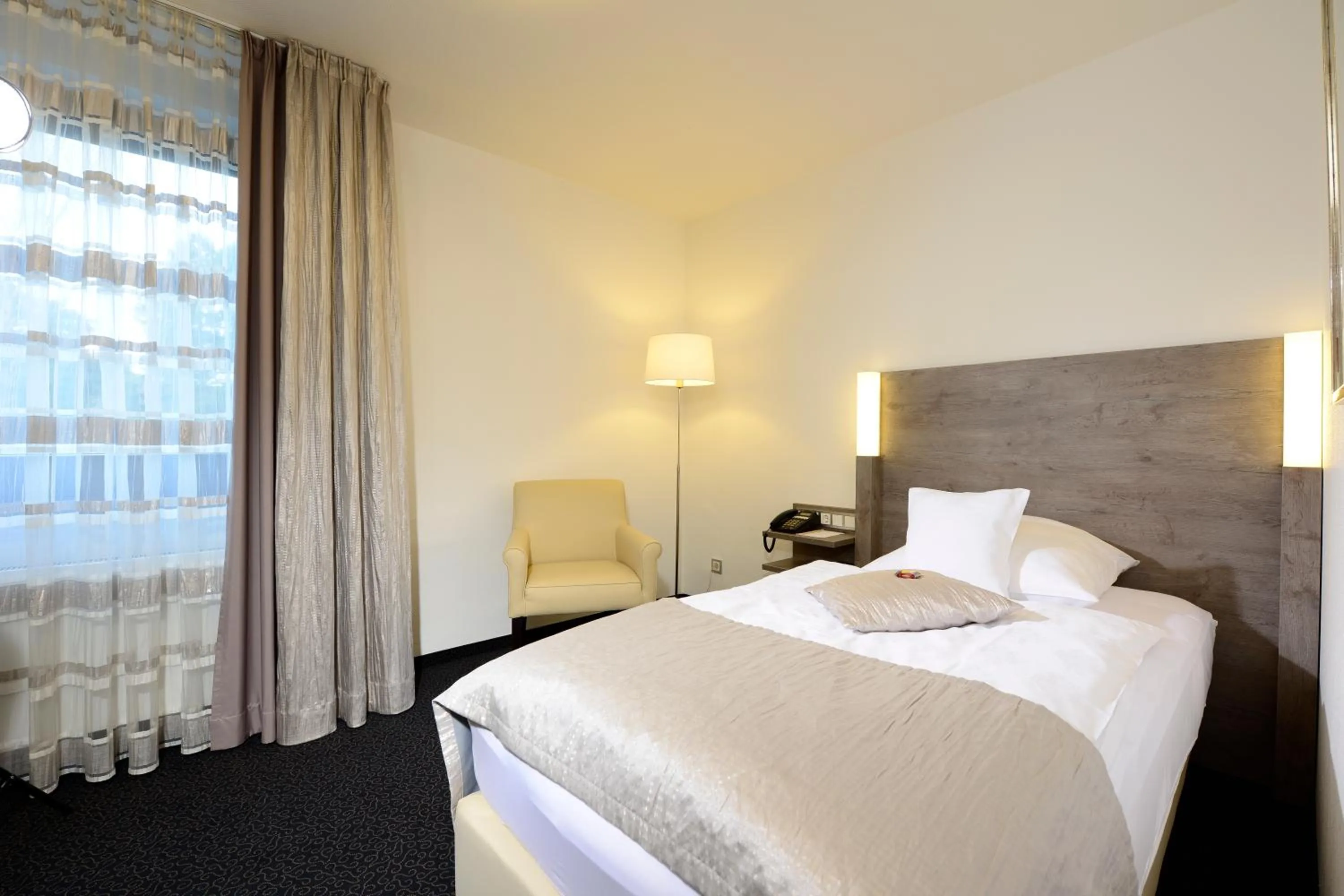 Photo of the whole room, Bed in Hotel Spiegel