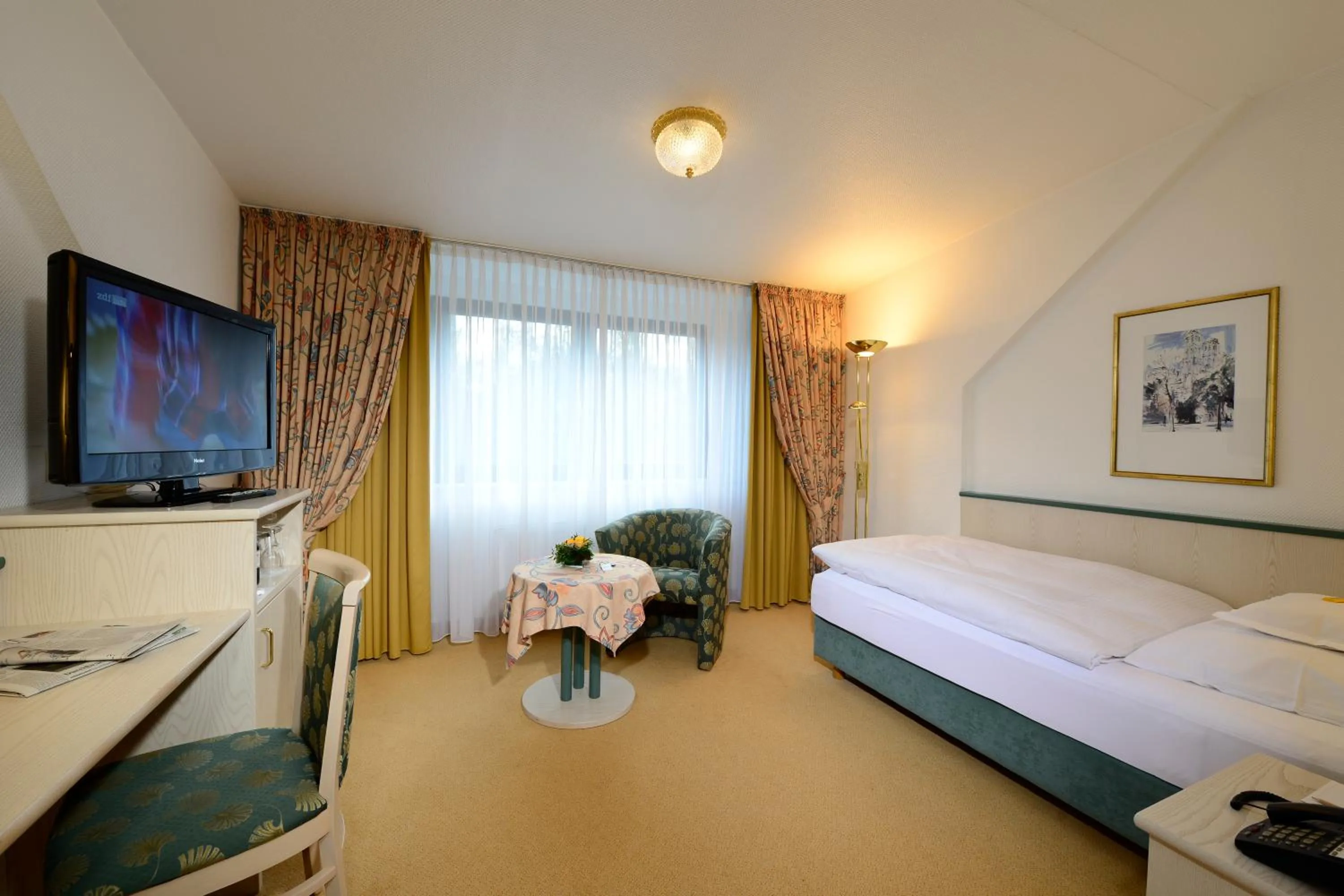 Day, Bed in Hotel Spiegel