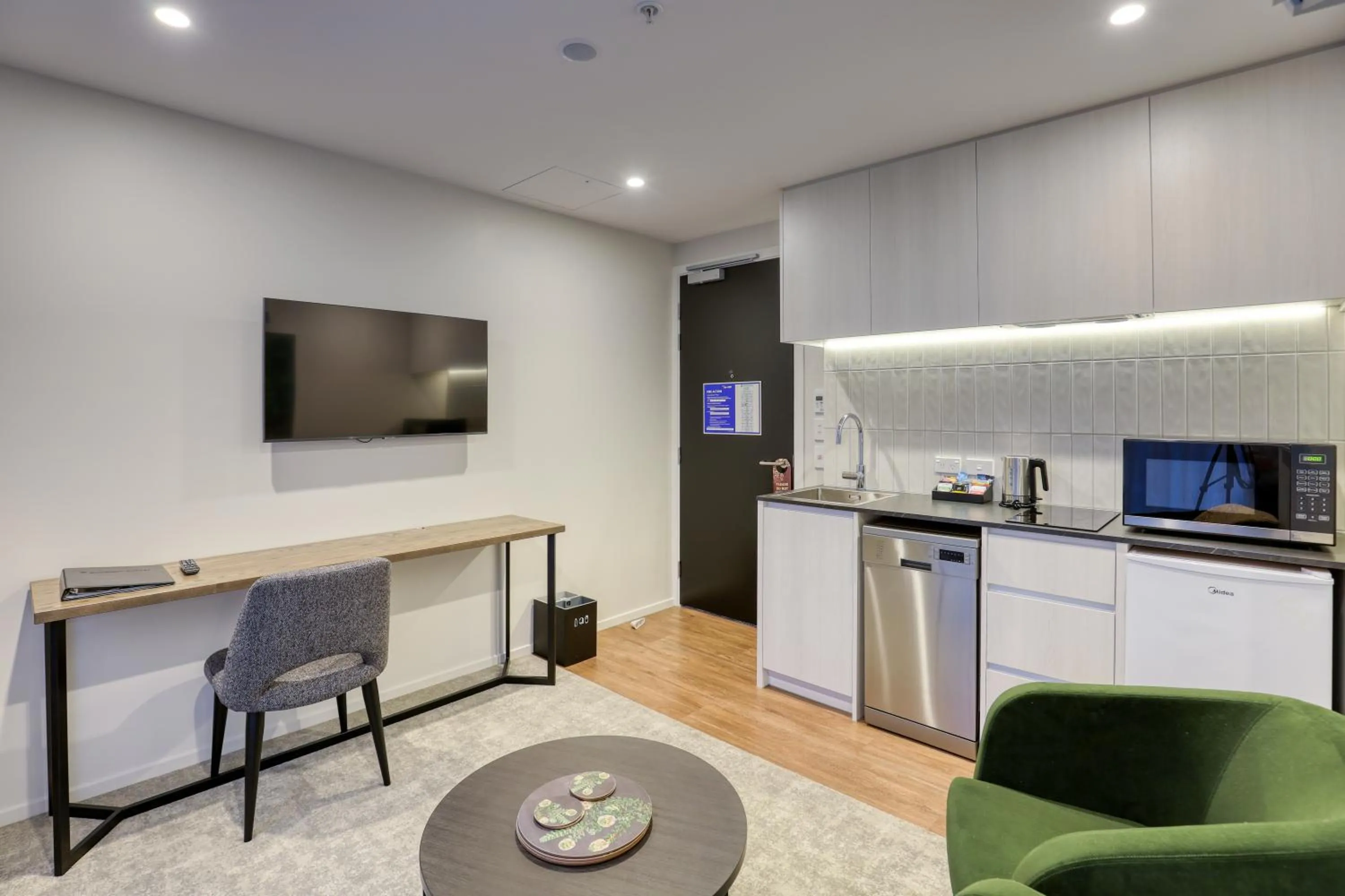 TV and multimedia in Wyndham Garden Christchurch Kilmore Street