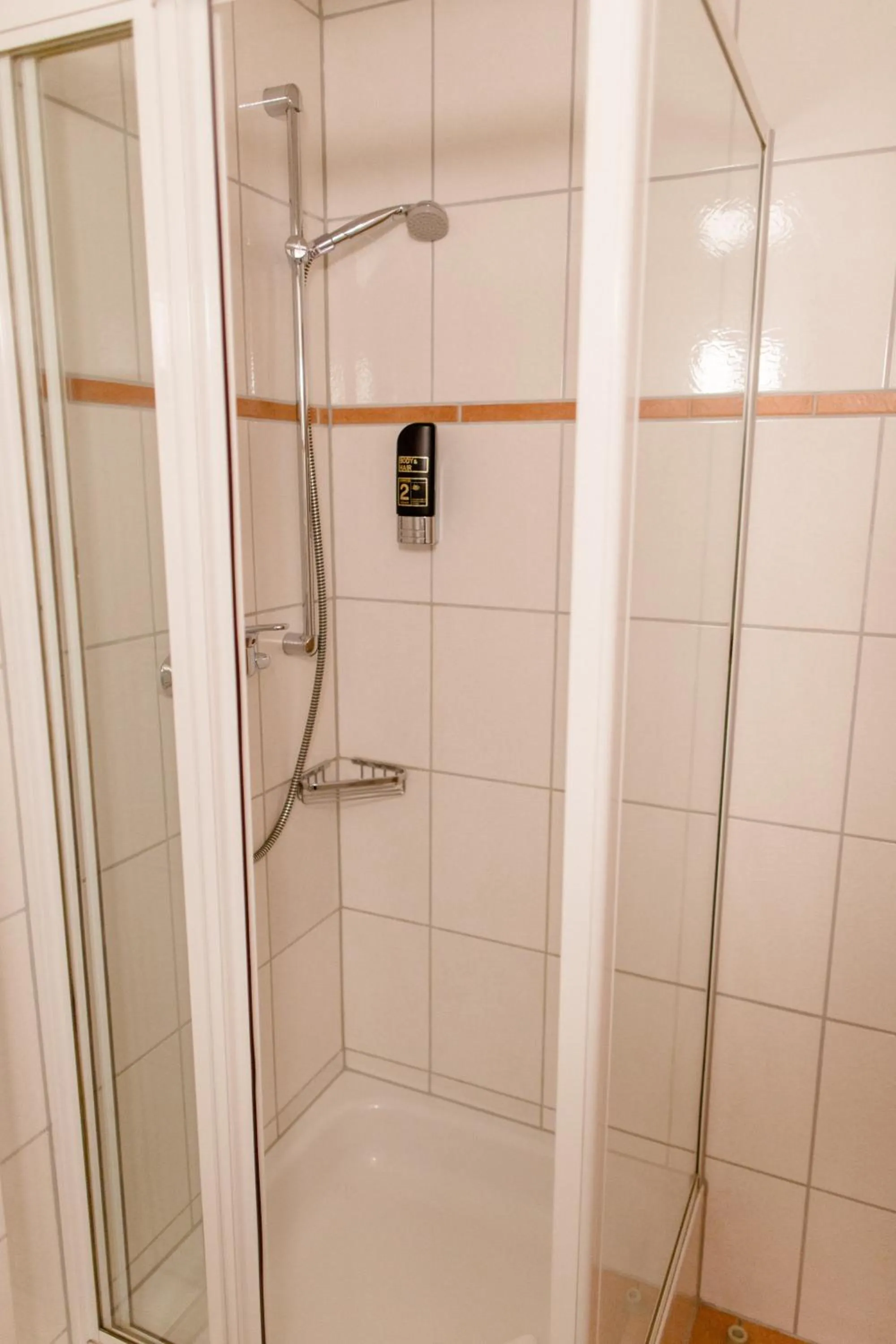 Shower in Hotel Bonn City
