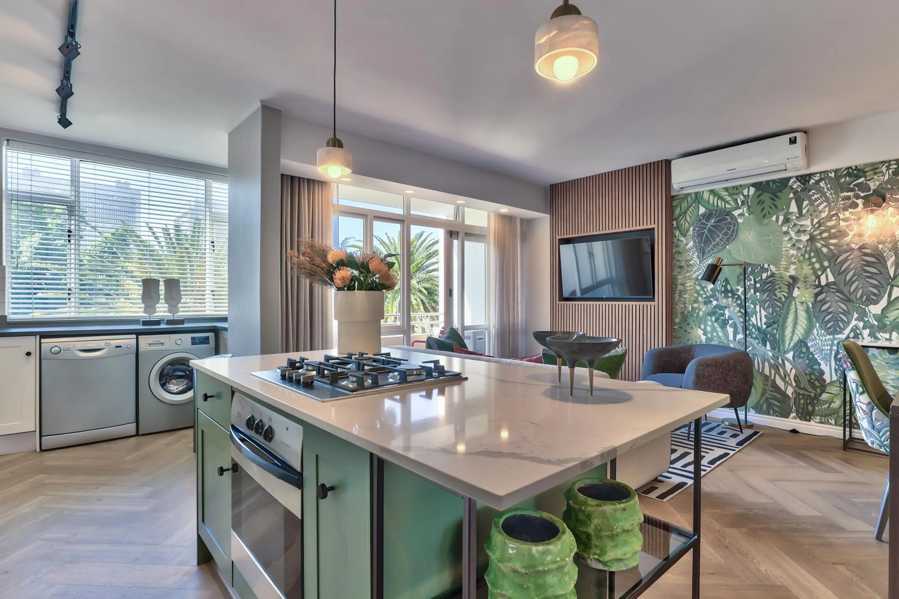 TV and multimedia in 437 St Martini Gardens Apartments