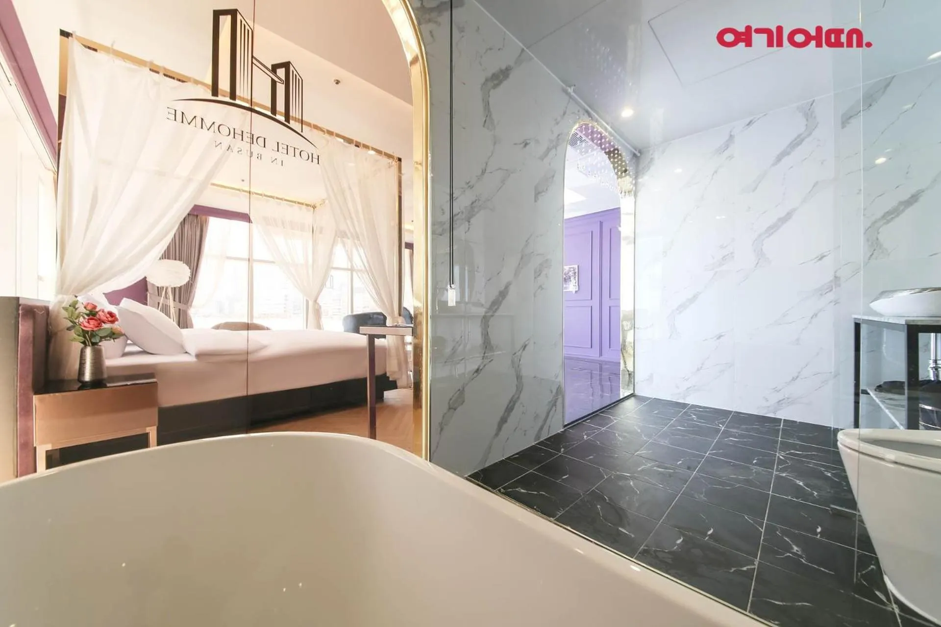 Bed in De Homme Hotel